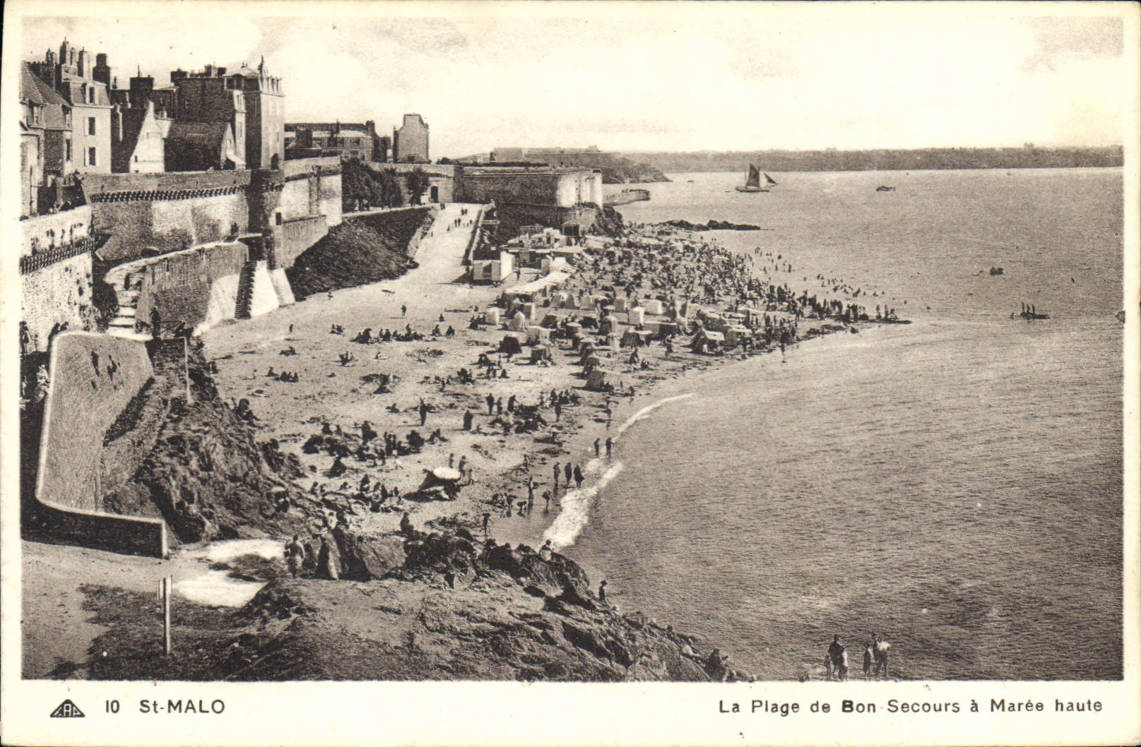 CPA Saint Malo La Plage de Bon Secours a Maree haute 