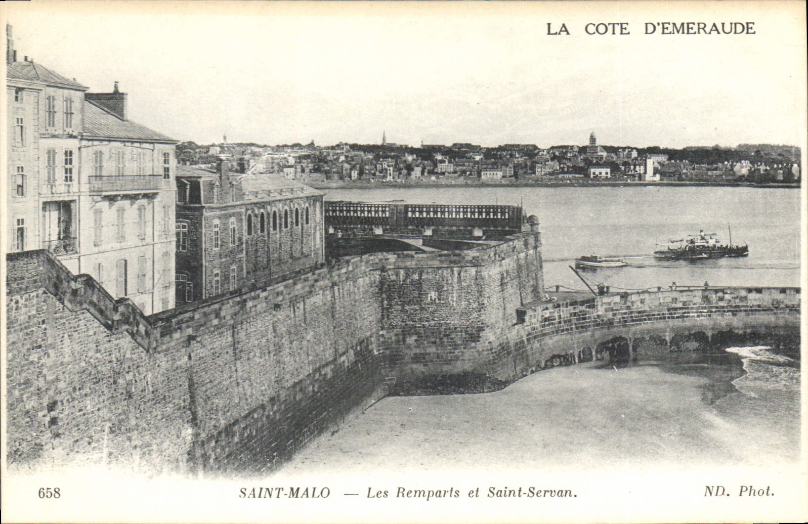 CPA Cote d'Emeraude Saint Malo Les Remparts et Saint Servan