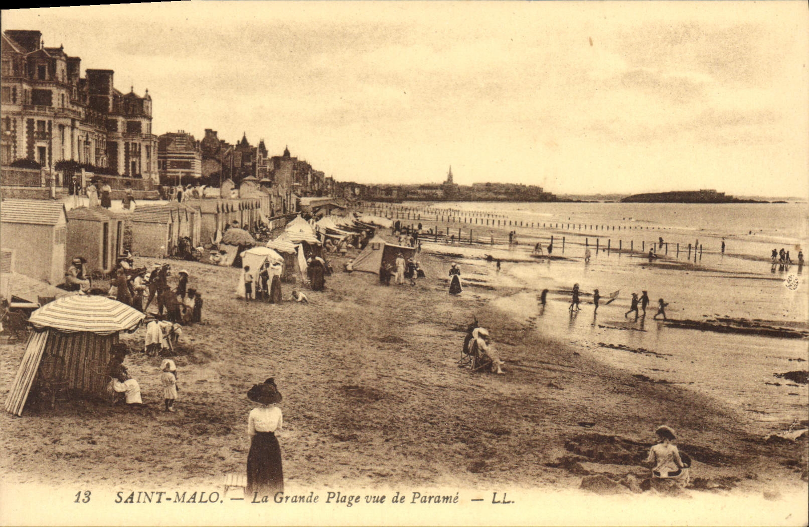 CPA Saint Malo La Grande Plage vue de Parame