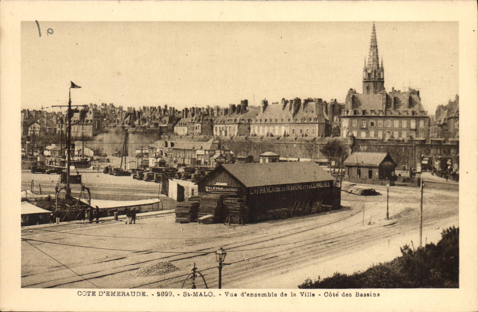 CPA Cote d'Emeraude Saint Malo Vue d'ansemble de la Ville Cote des Bassins 