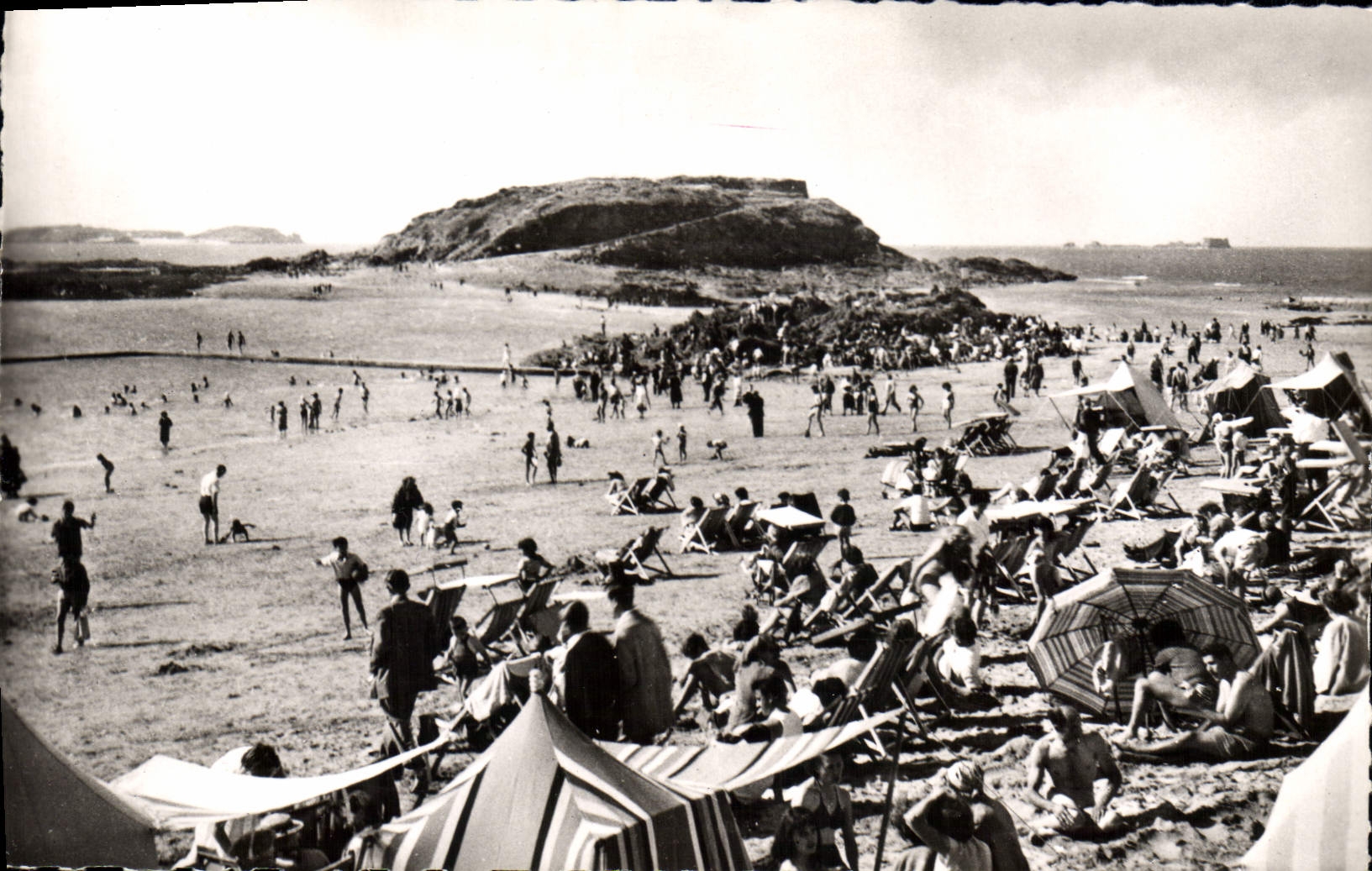 CPA En Bretagne Saint Malo Plage de Bon Secours et le grand Bey 