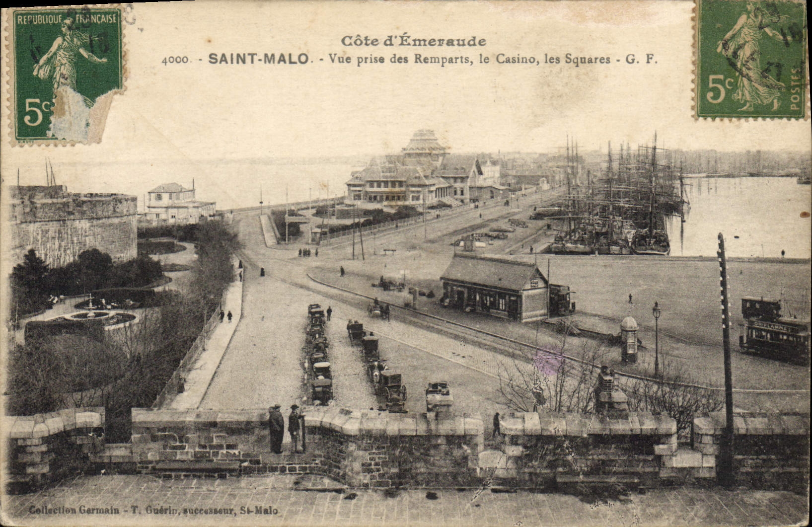 CPA Cote d'Emeraude Saint Malo Vue prise des Remparts le Casino les Squares