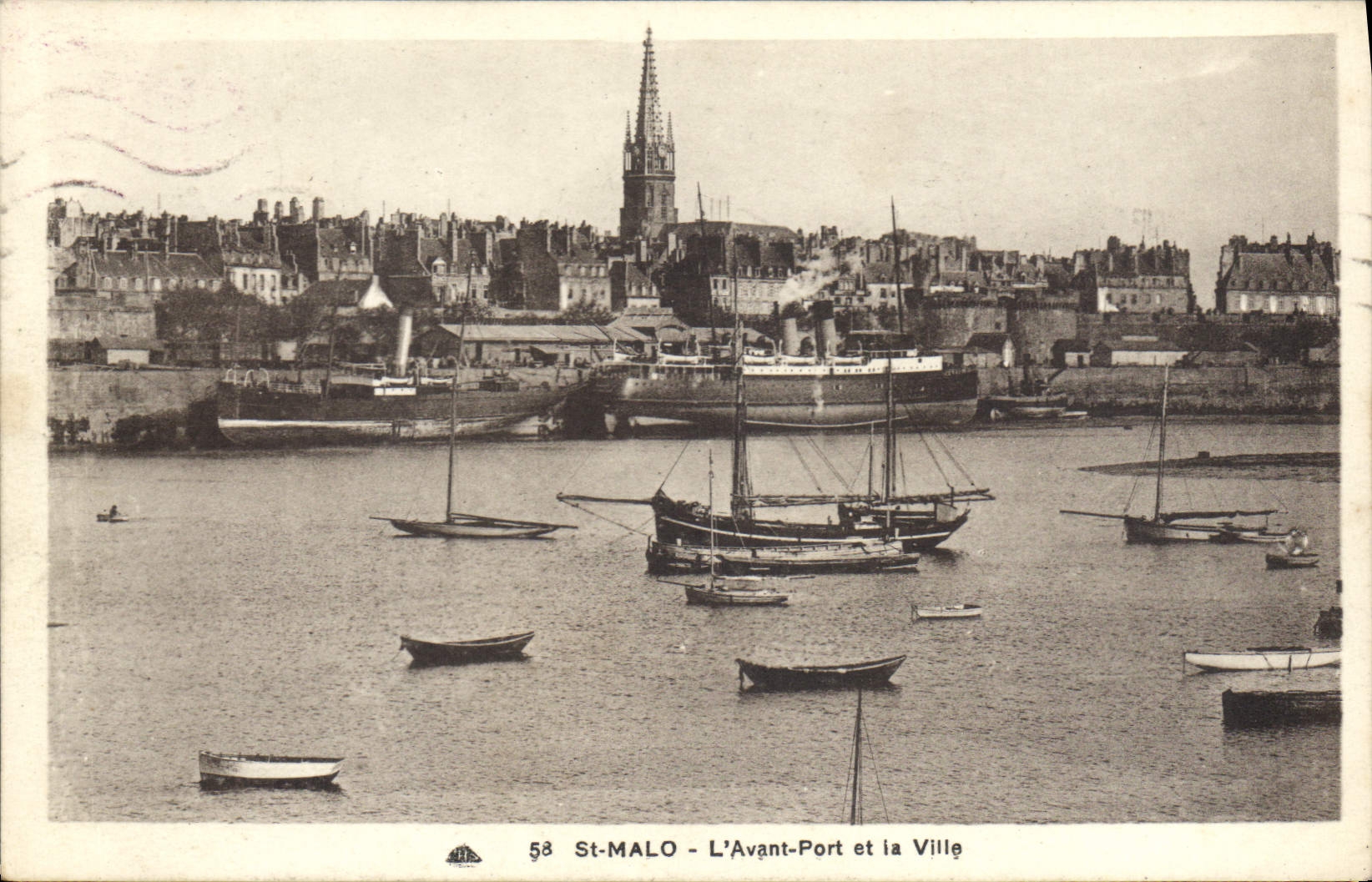 CPA Saint Malo L'Avant Port et la Ville