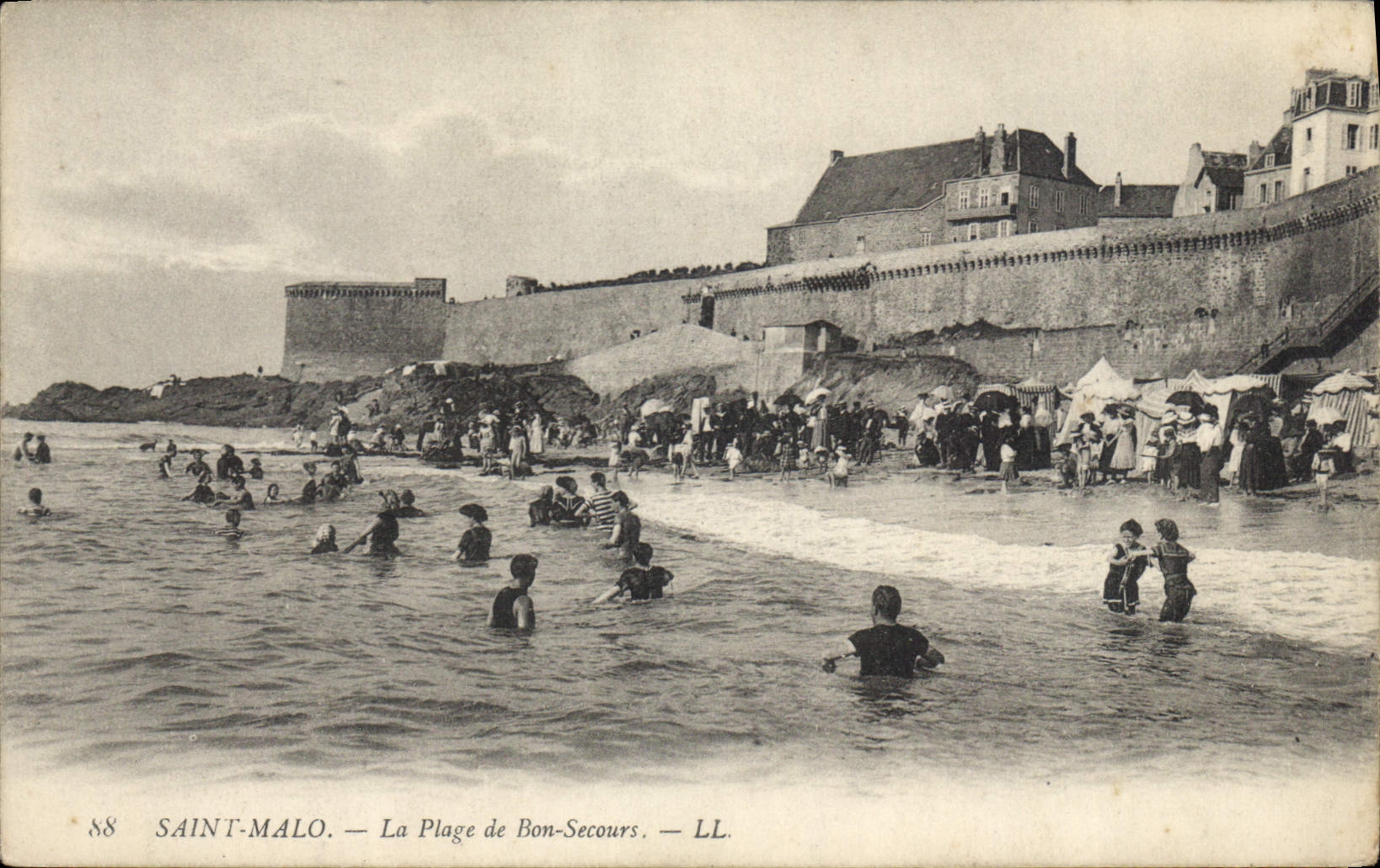 CPA Saint Malo la plage de Bon Secours
