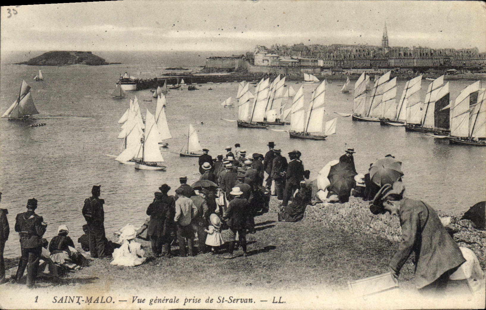 CPA Saint Malo vue generale prise de St Servan