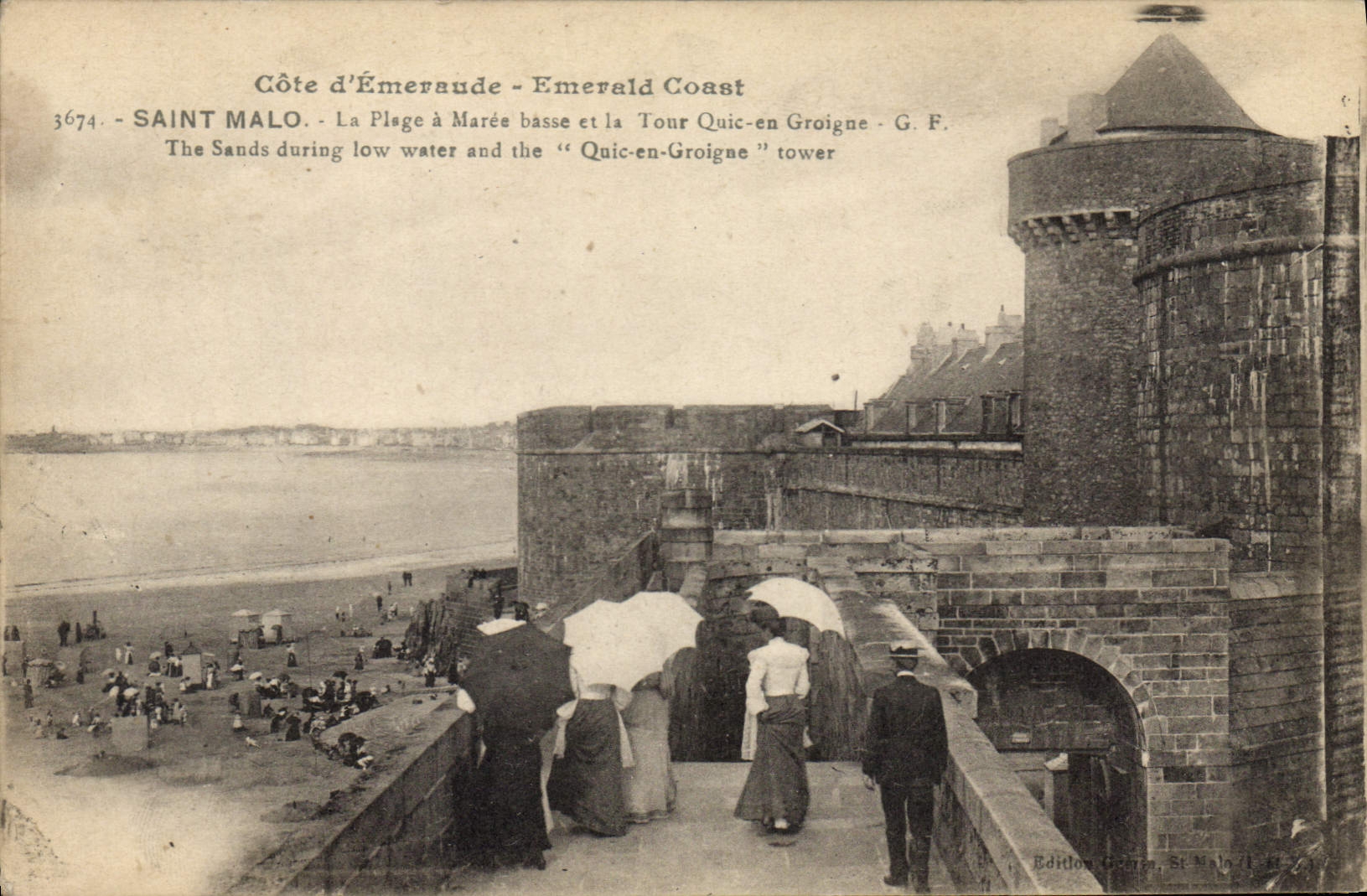 CPA Cote d'Emeraude Saint Malo la plage a Maree Basse et la tour Quic en Groigne 