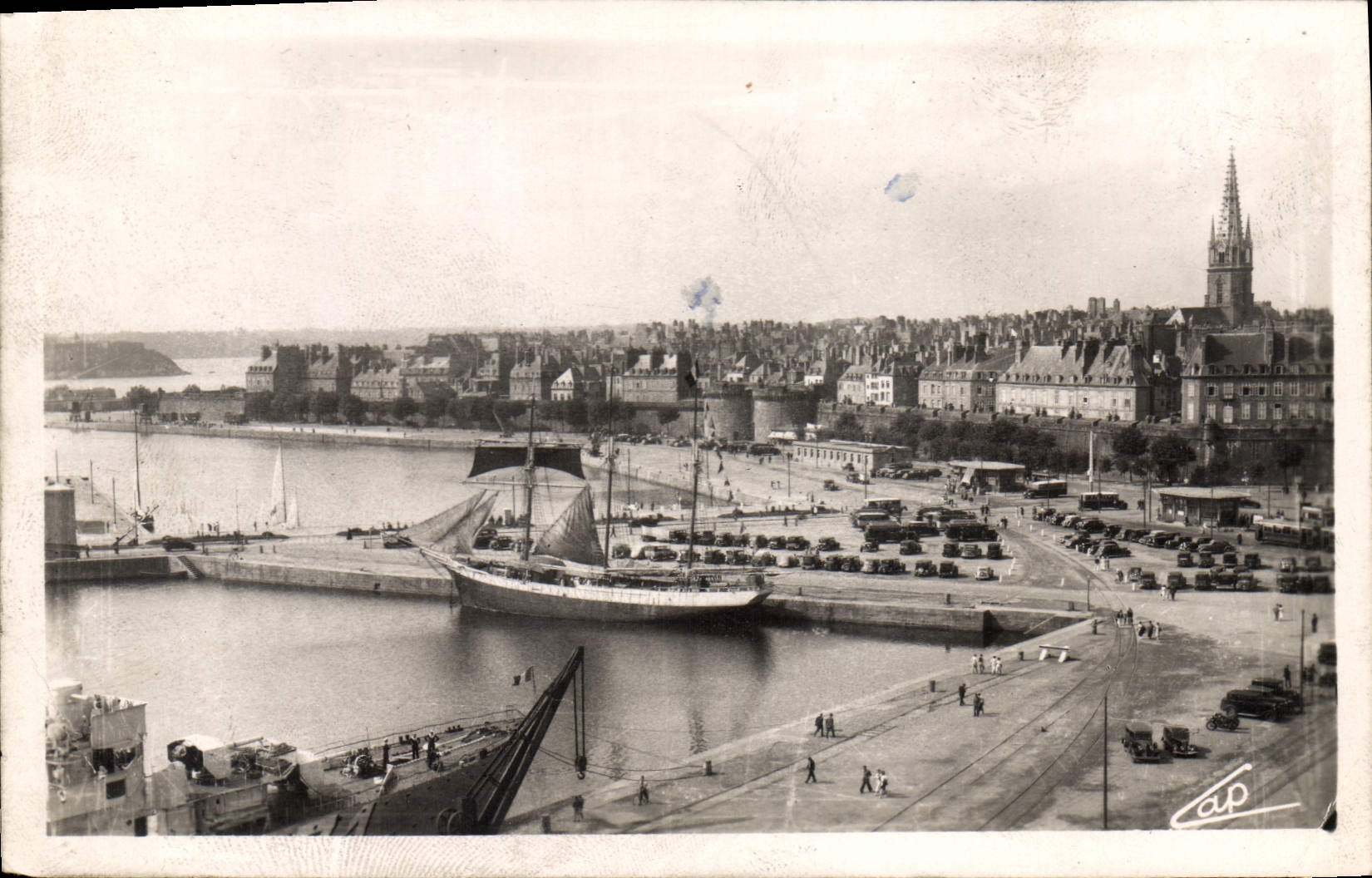 CPA St Malo les Bassins et la ville 