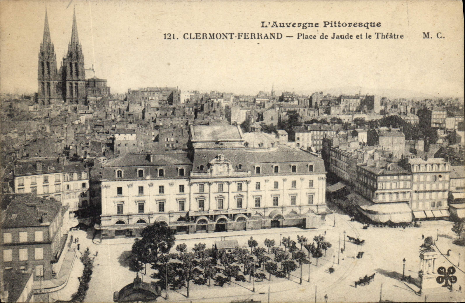 CPA Clermont Ferrand Place de Jaude et le Theatre