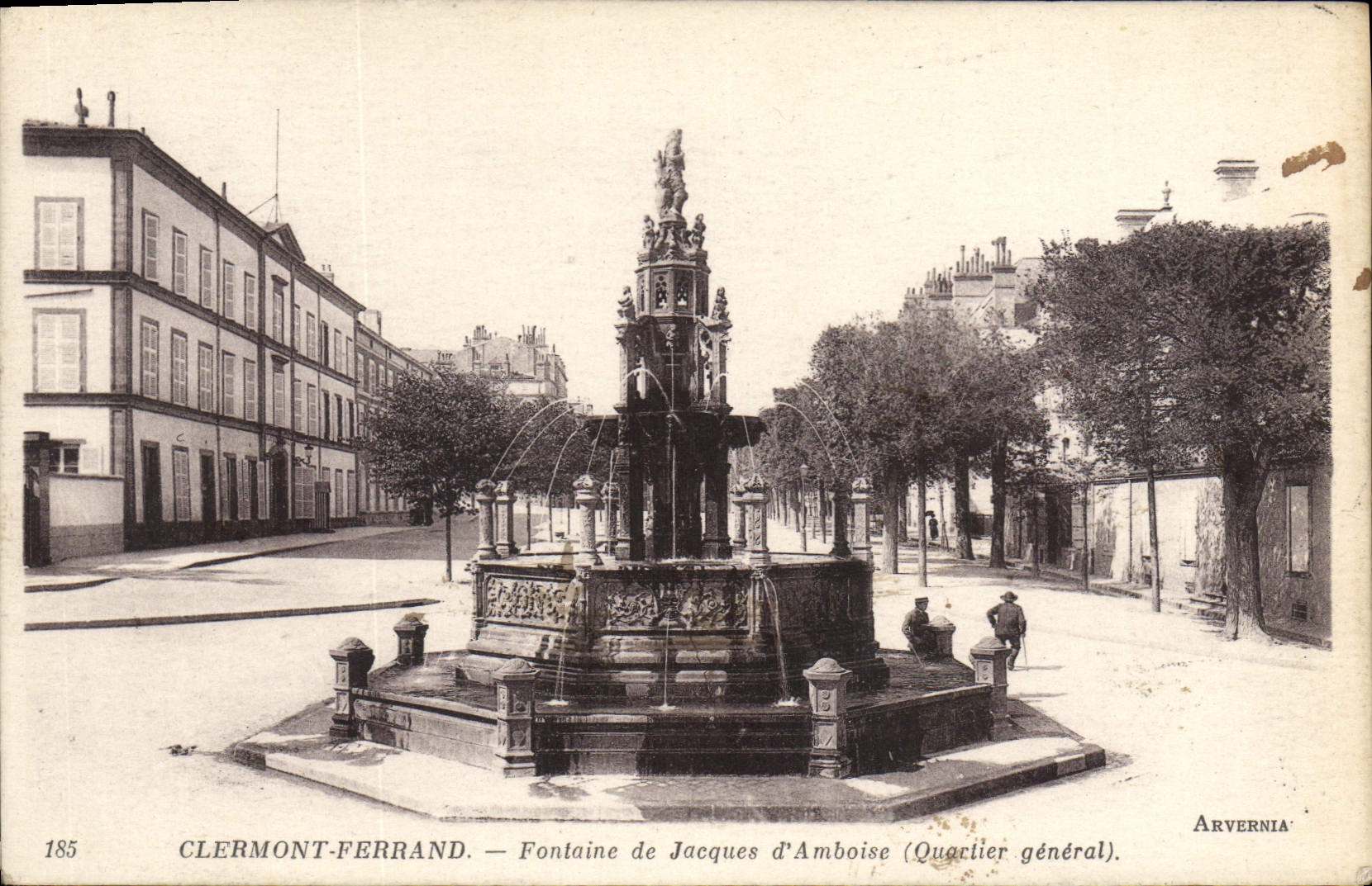 CPA Clermont Ferrand Fontaine de Jacques d'Amboise