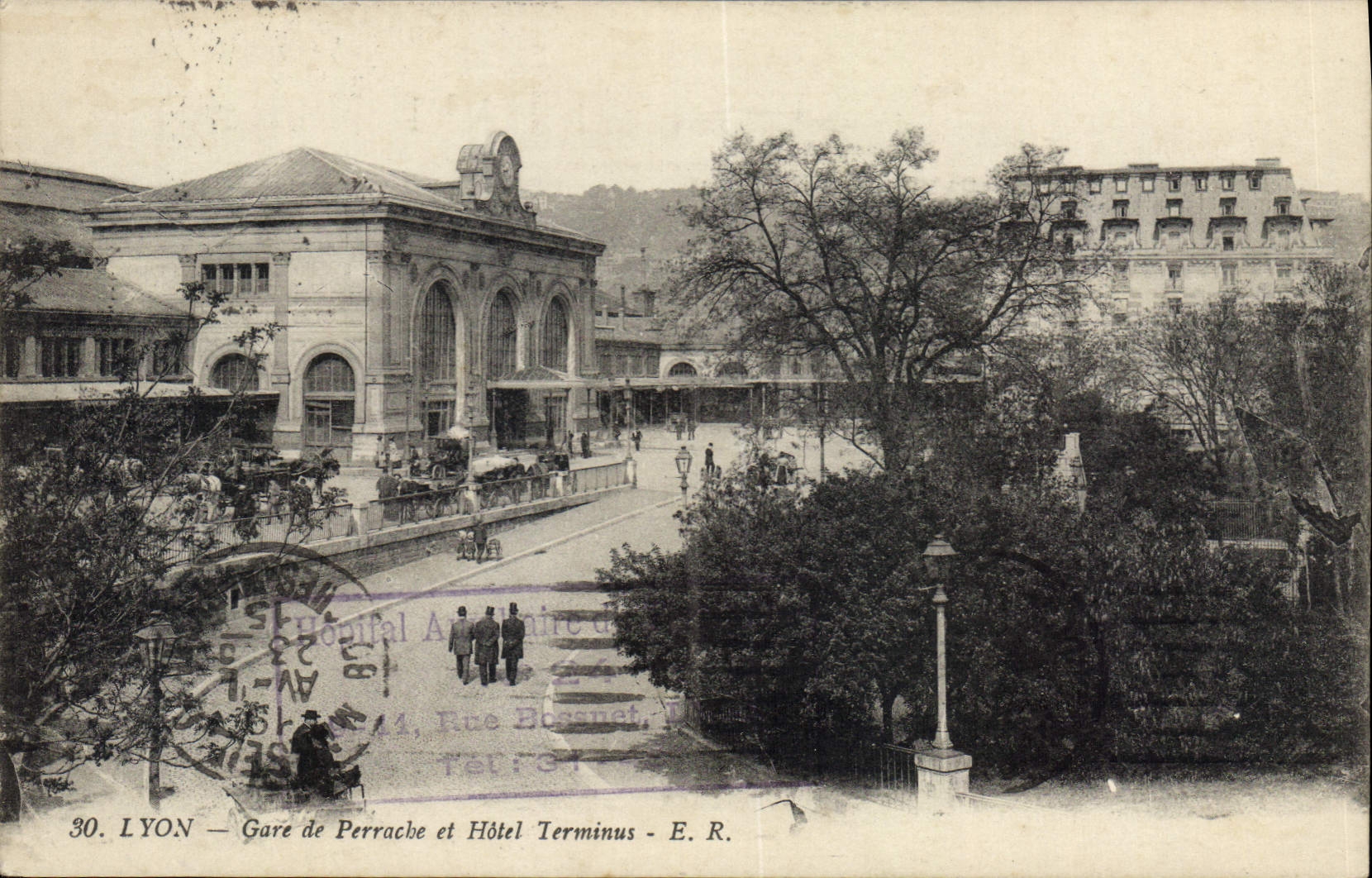 CPA Lyon Gare de Perrache et Hotel Terminus