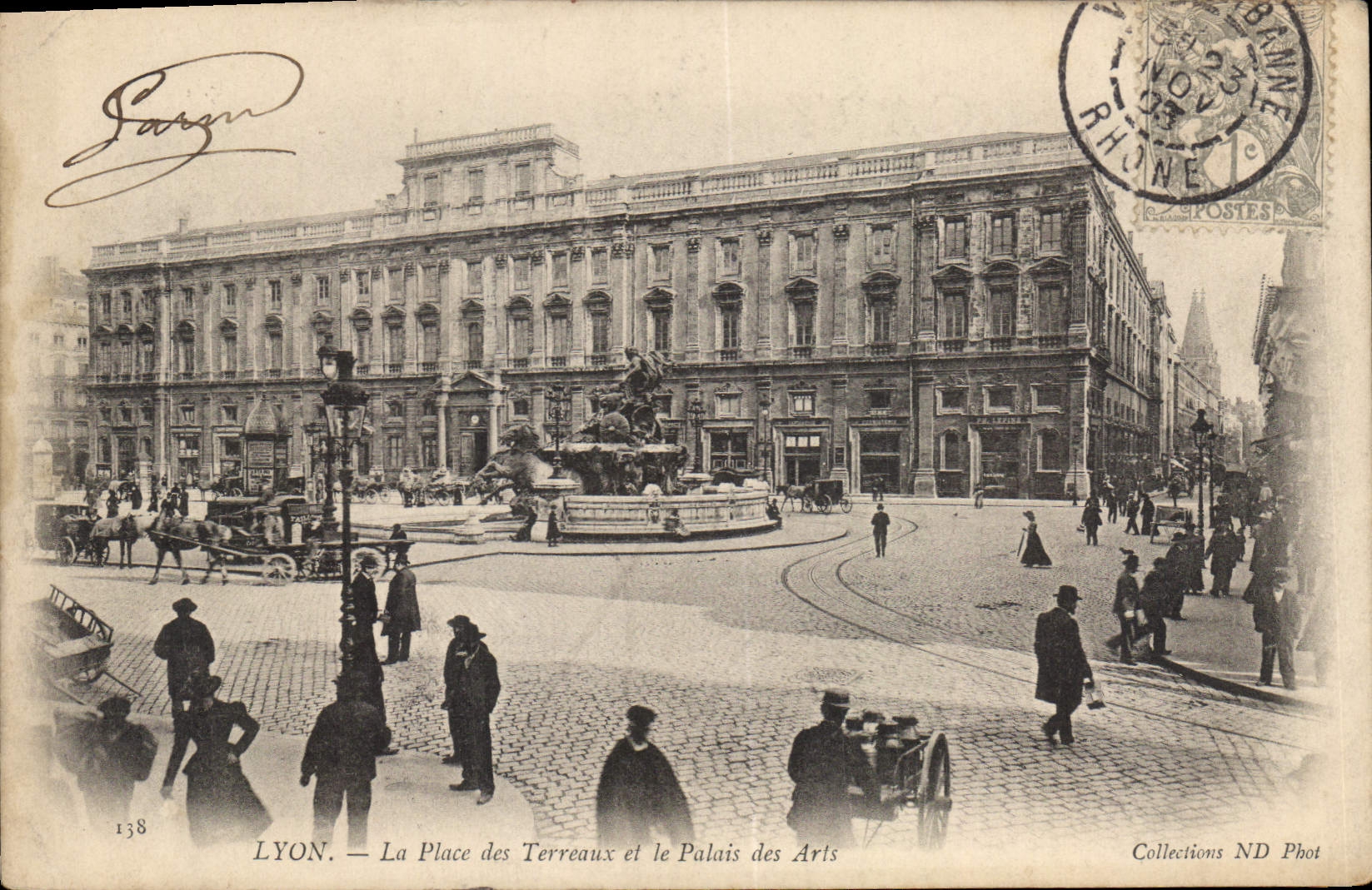 CPA Lyon La Place des Terreaux et le Palais des Arts 