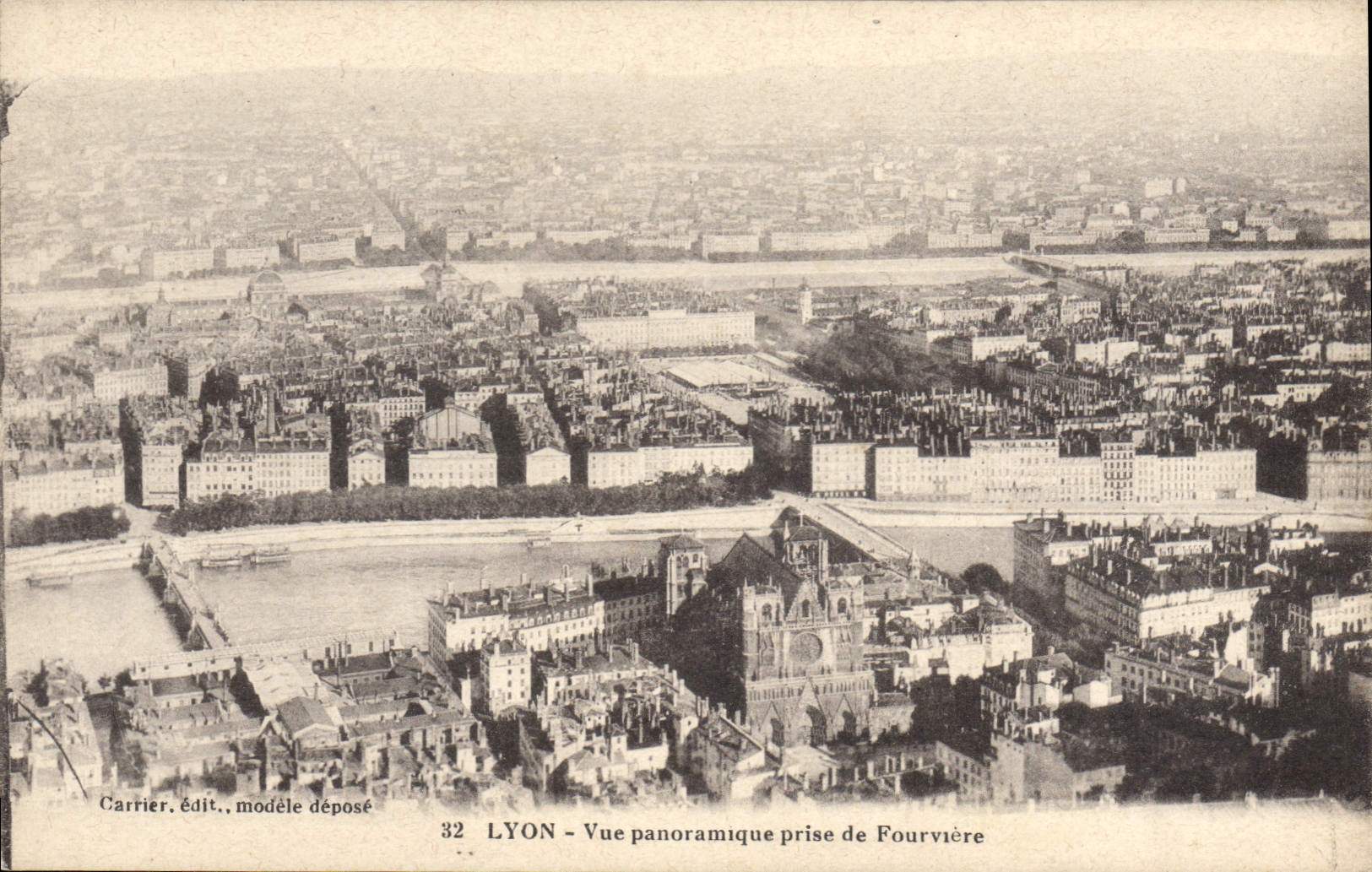 CPA Lyon Vue panoramique prise de Fourviere