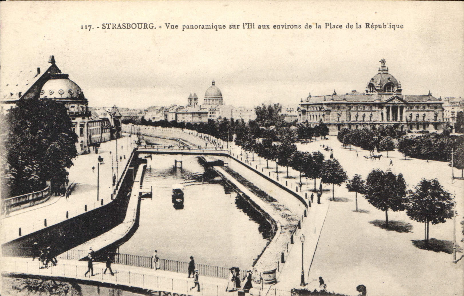 CPA Strasbourg Vue panoramique sur l'Ile aux environs de la Place de la Republique 