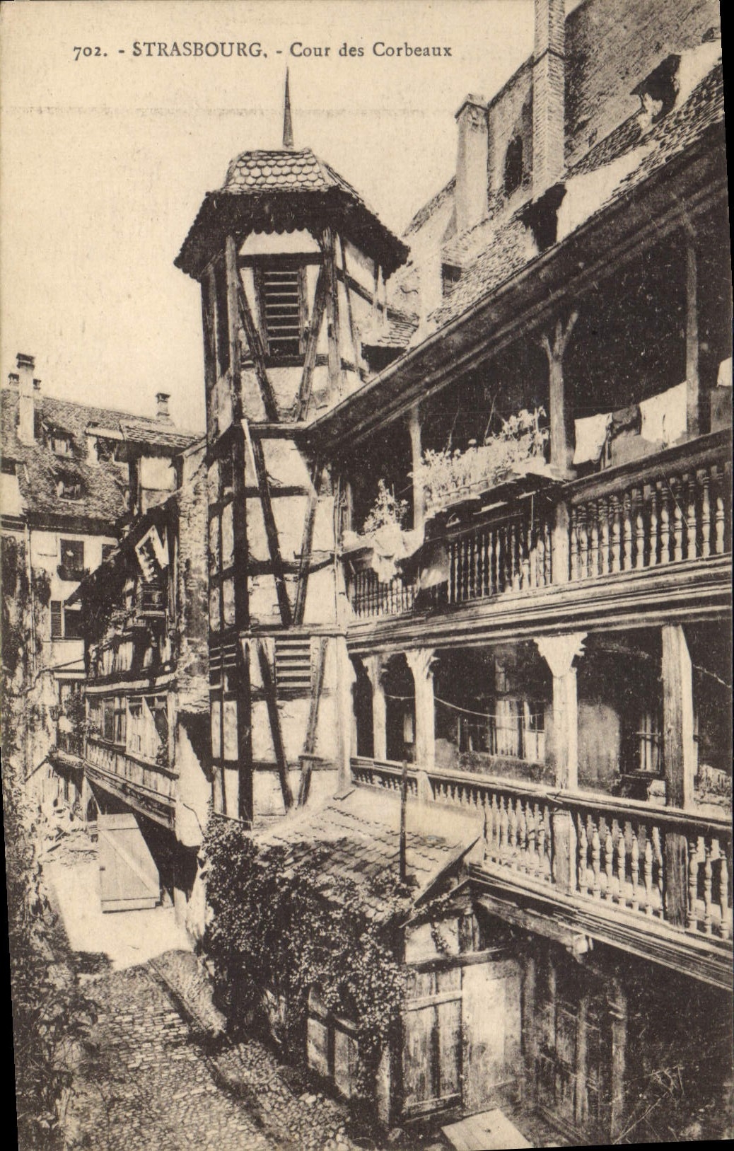 CPA Strasbourg Cour des Corbeaux 