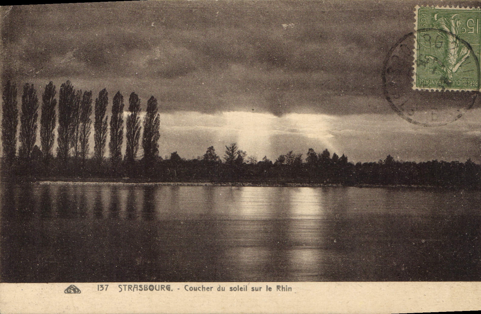 CPA Strasbourg Coucher du soleil sur le Rhin 