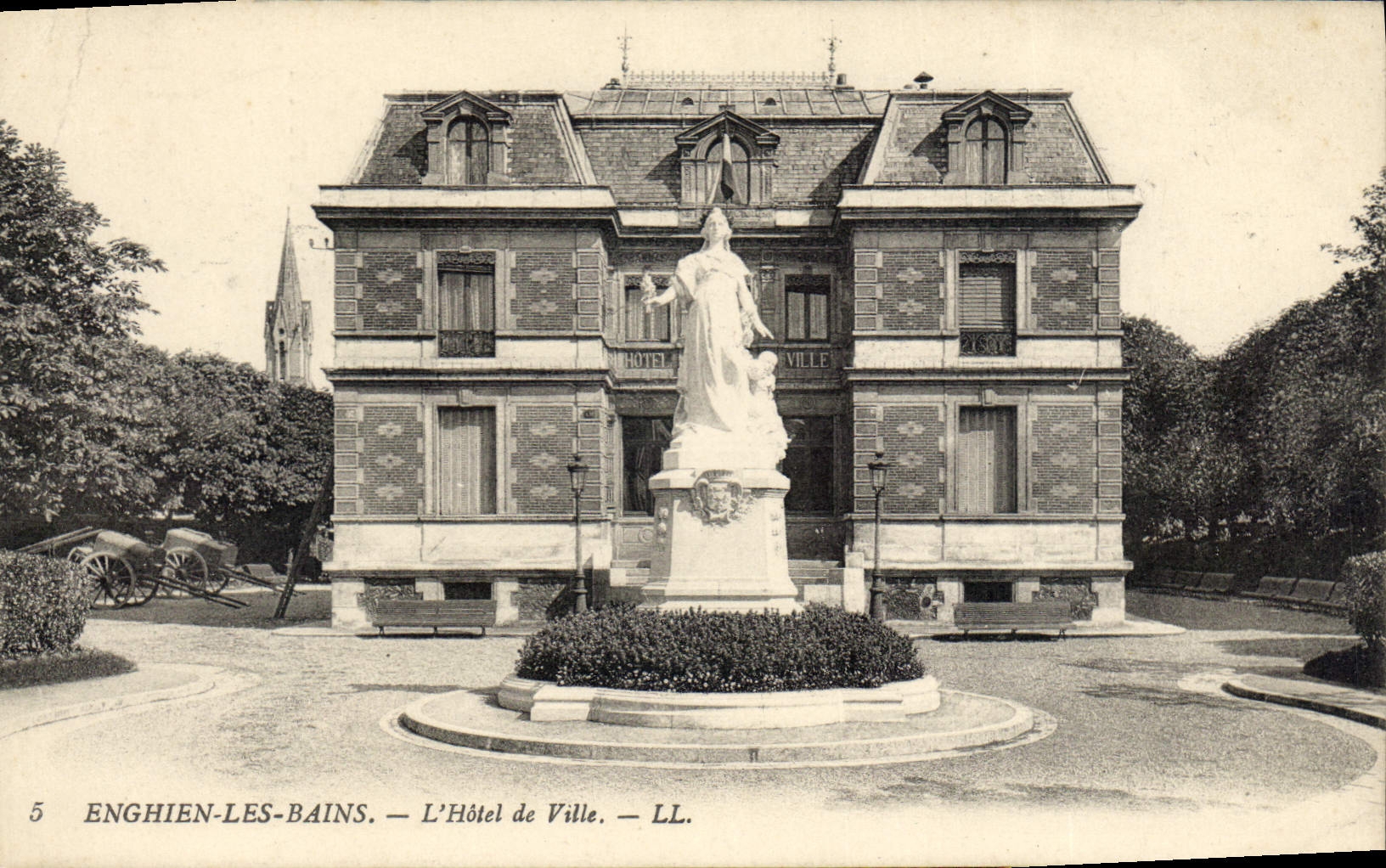 CPA Enghien les Bains l'hotel de ville