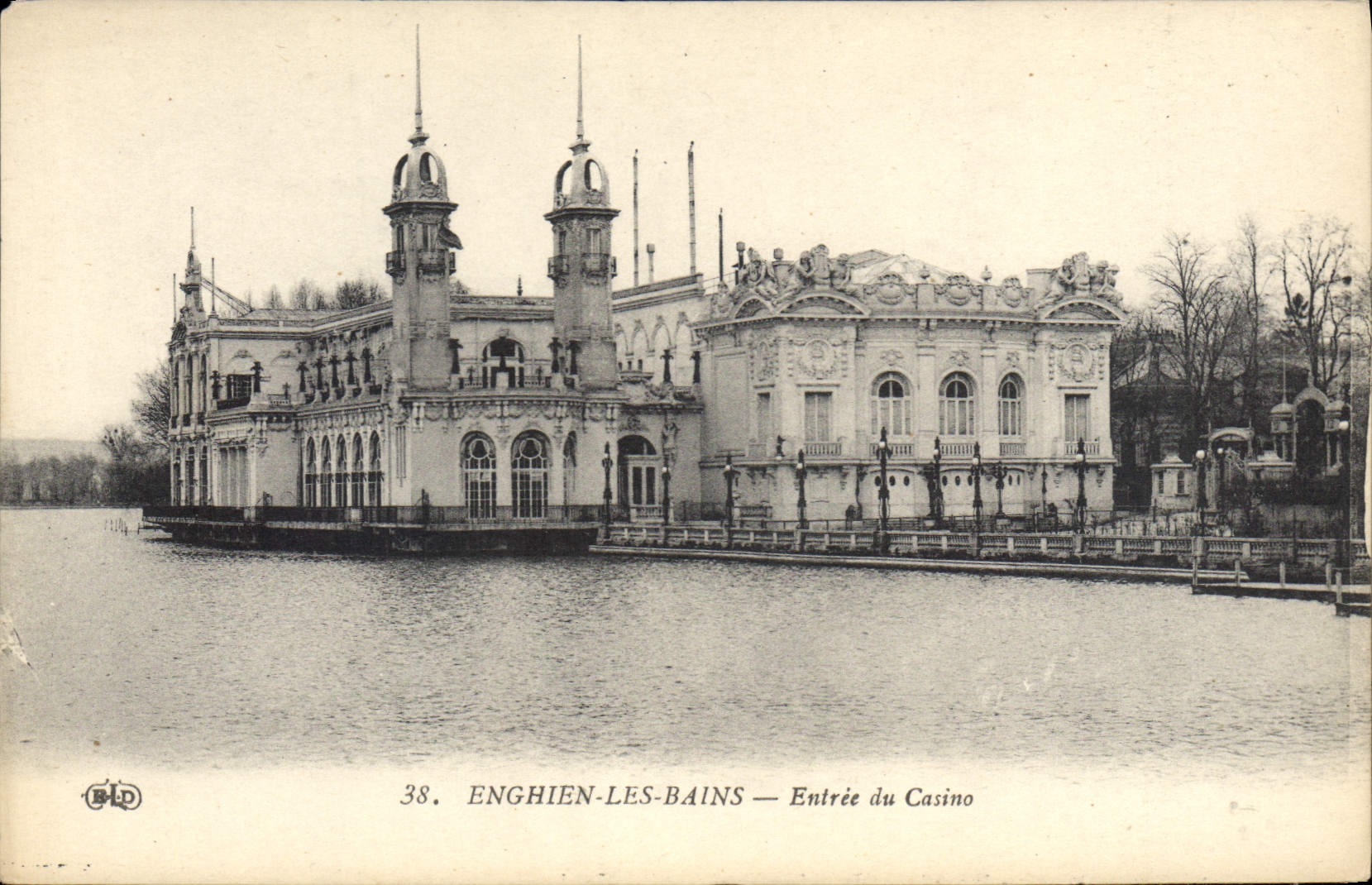 CPA Enghien les Bains entree du casino