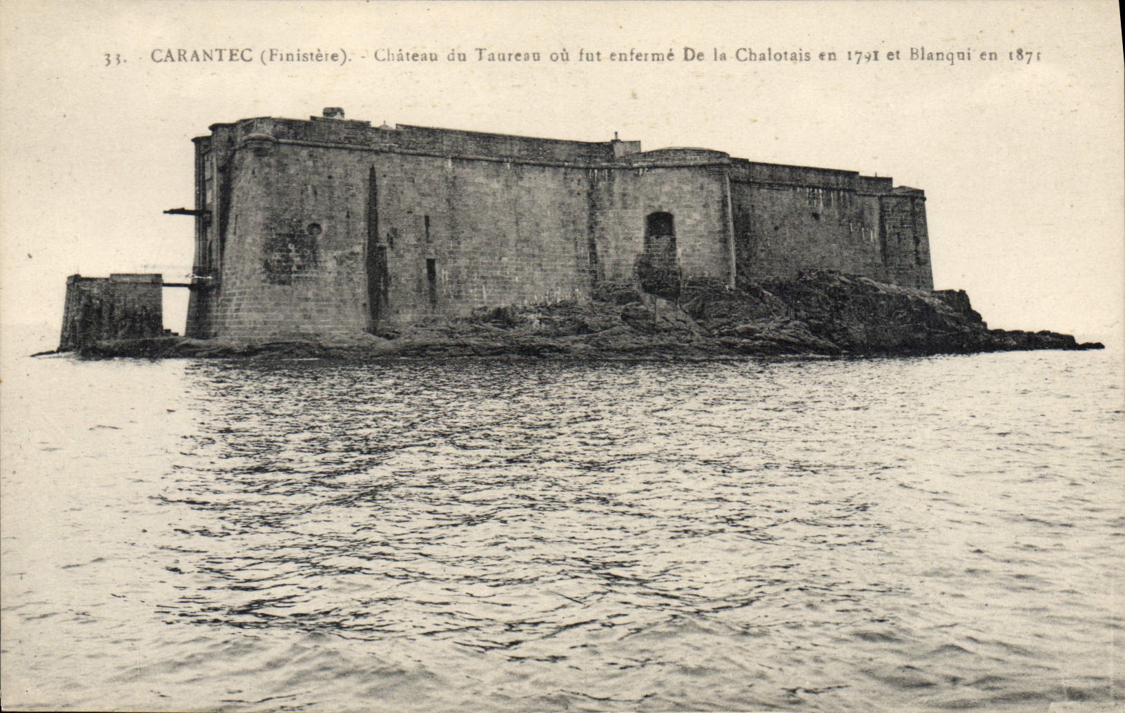 CPA Carantec Finistere chateau du Taureau ou fut enferme de la Chalotais en 1791 et Blanqui en 1871