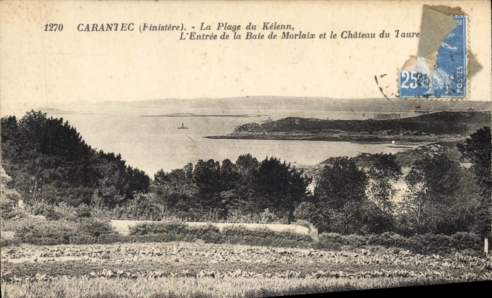 CPA Carantec Finistere la plage du Kelenn l'entree de la Baie de Morlaix et le chateau du Taureau