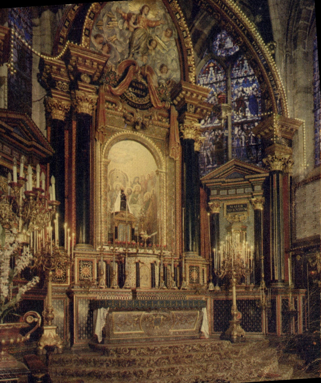 CPA N D de Liesse le Sanctuaire le retable la colonnade de jaspe et l'aro triomphal sont l'ex Voto d