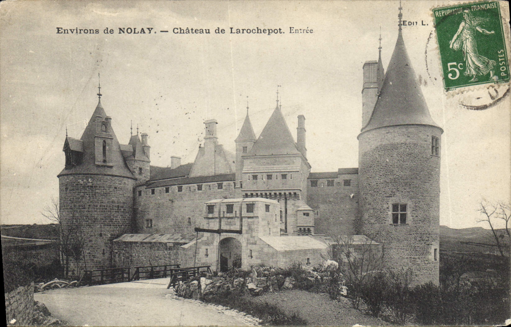 CPA Environs de Nolay chateau de Larchepot entree