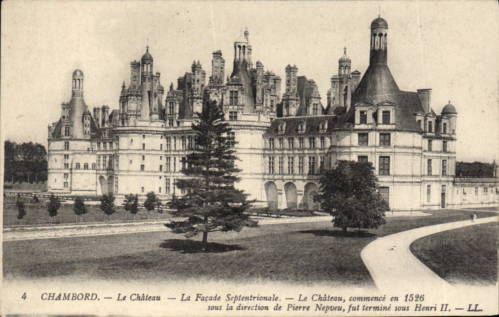 CPA Chambord le chateau la facade Septentrionale le chateau commence en 1526 sous la direction de Pi