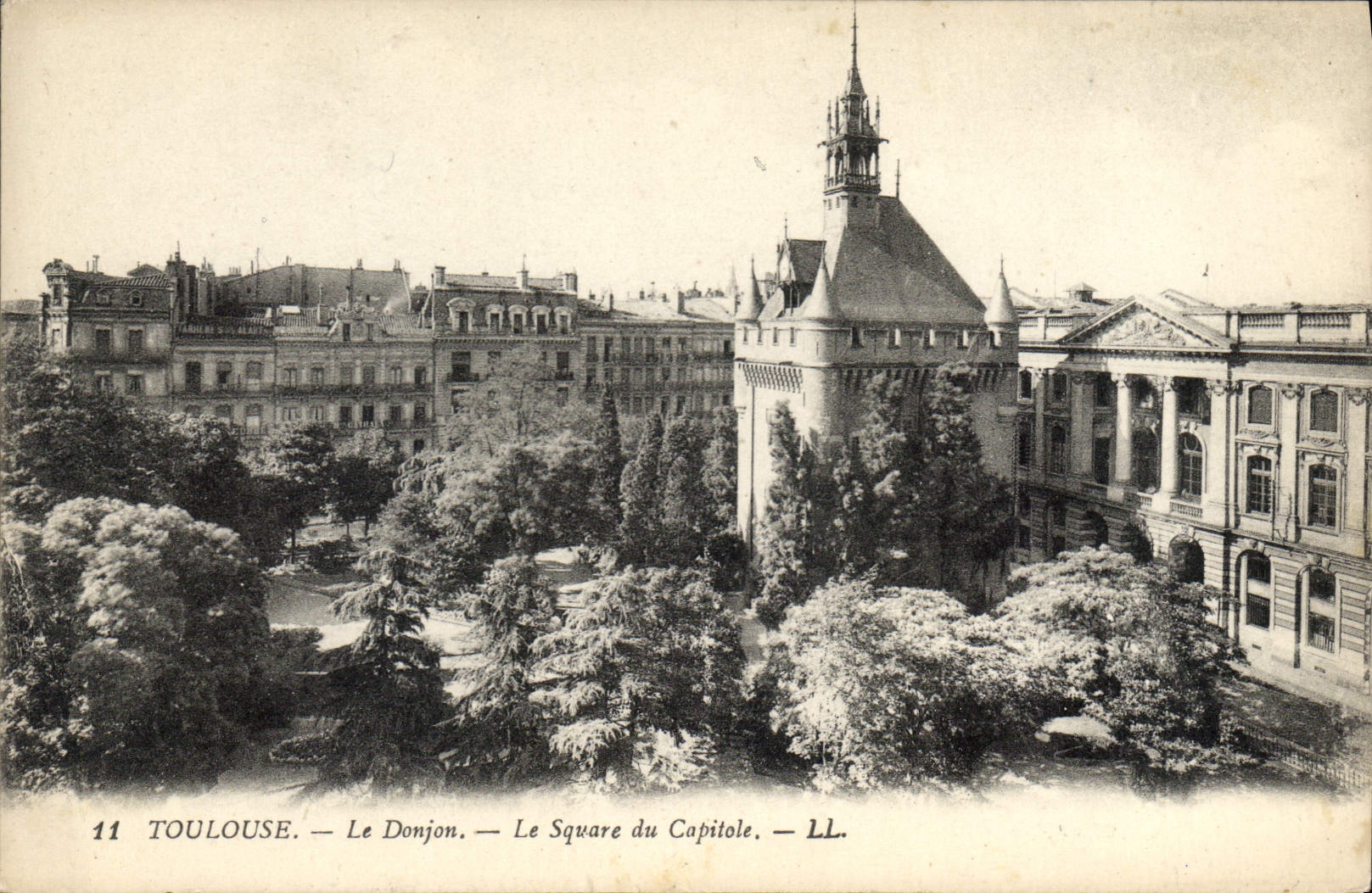 CPA Toulouse le Donjon le square du Capitole