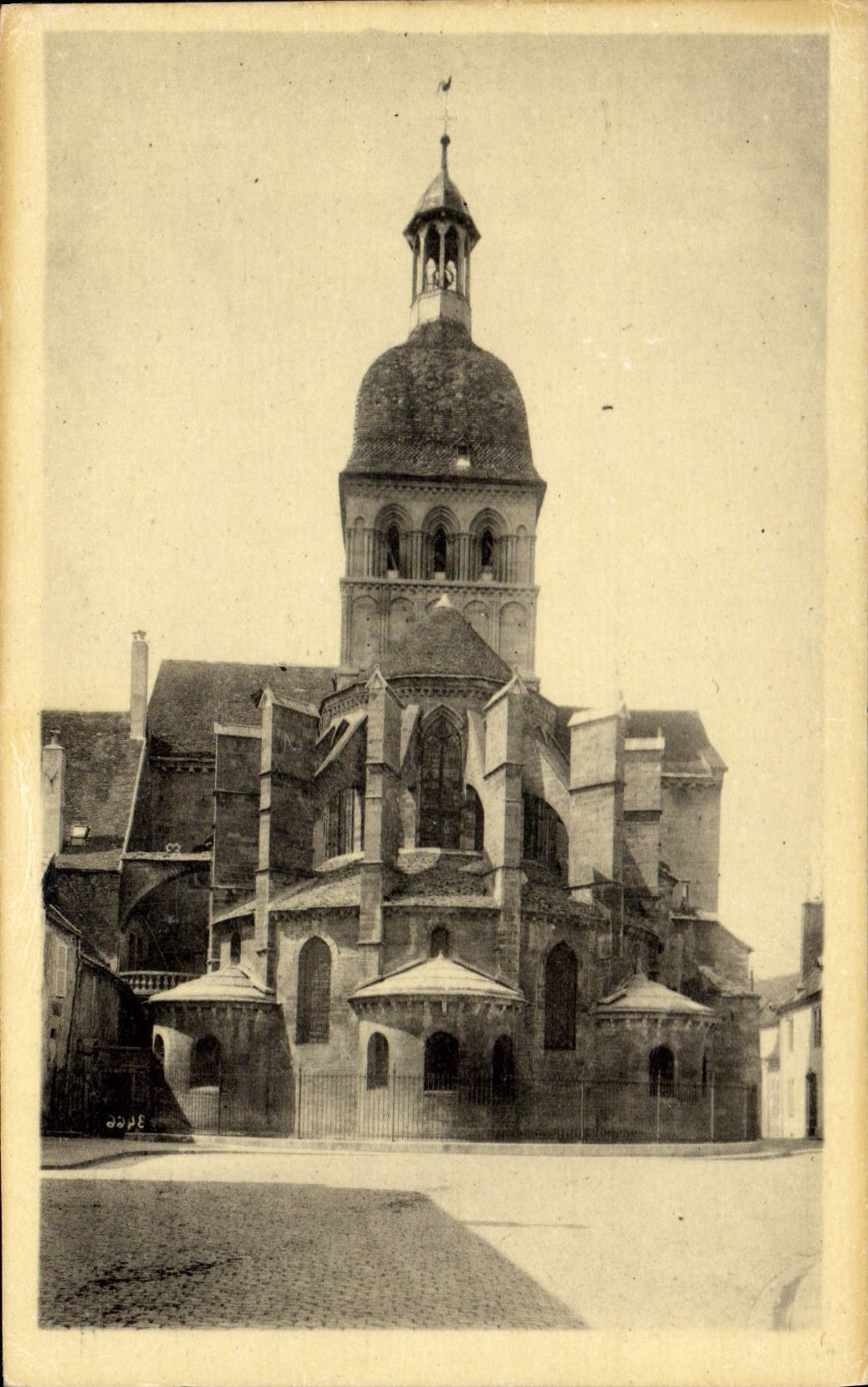 CPA Beaune Cote d'Or Abside de l'eglise Notre Dame