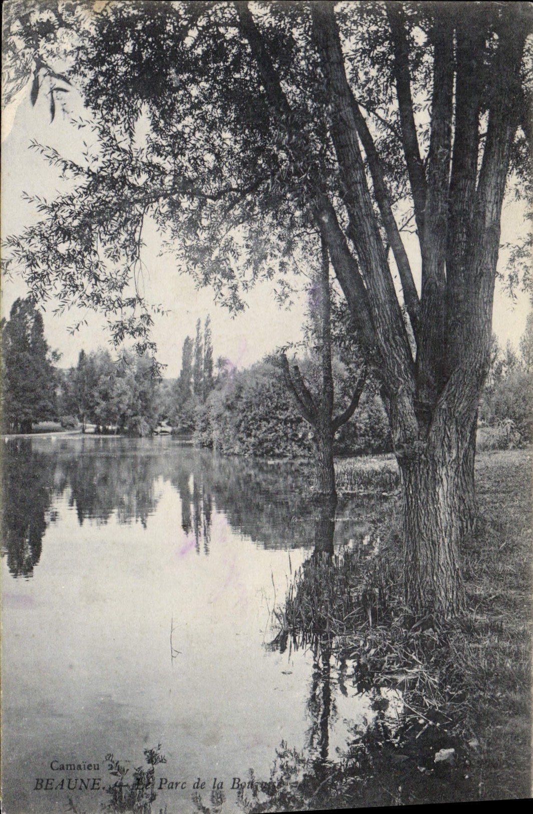 CPA Beaune parc de la Bouzaise 