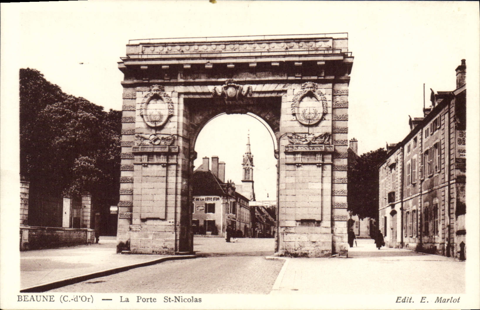 CPA Beaune Cote d'Or la porte St Nicolas