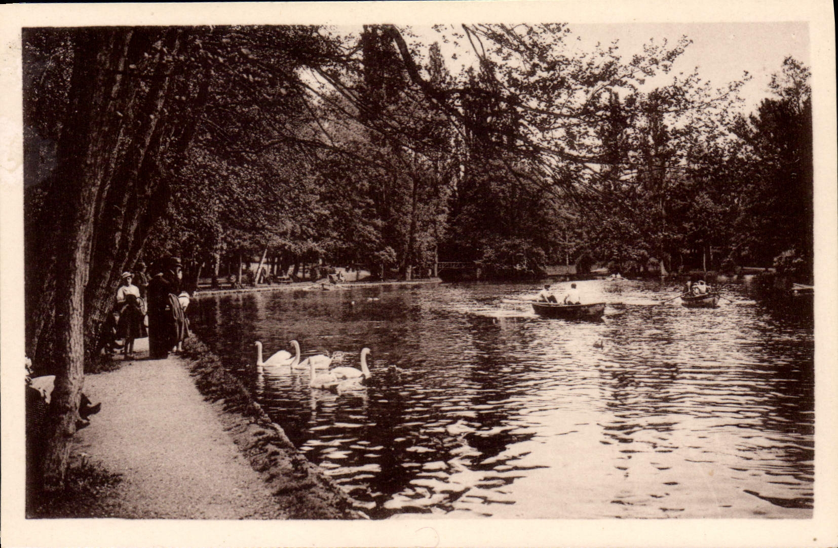 CPA Beaune Cote d'Or Parc de la Bouzaire le lac et la plage
