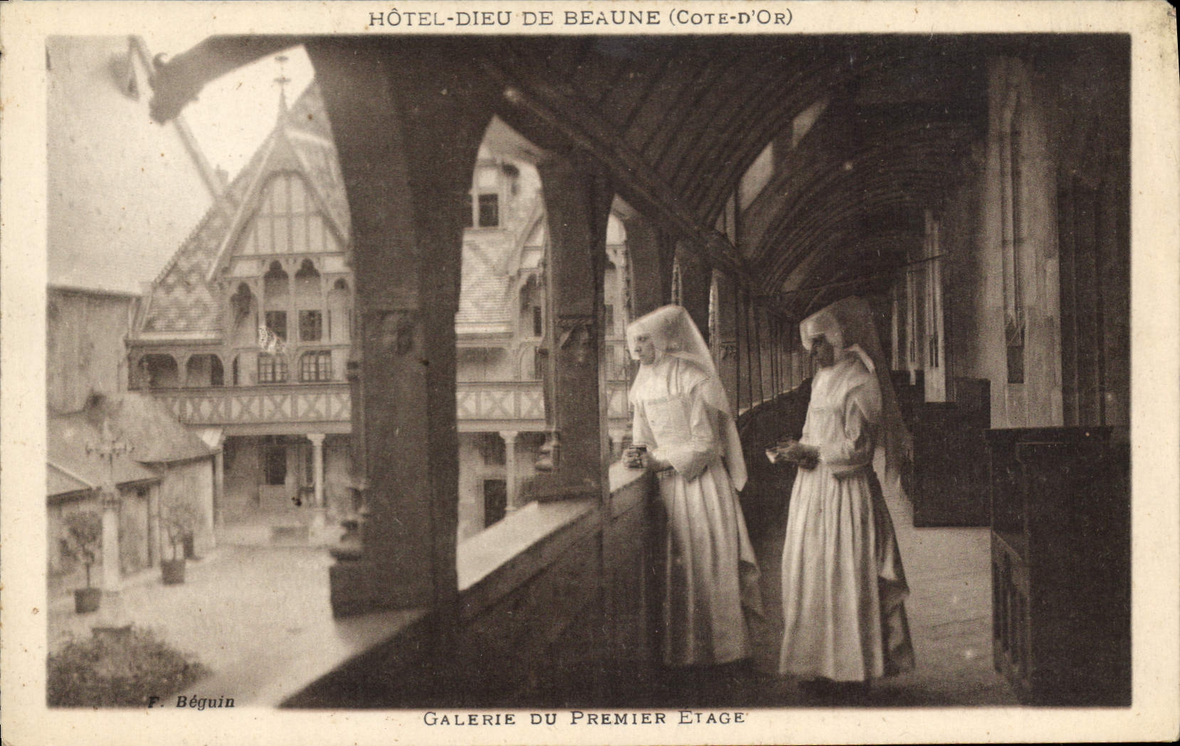 CPA Hotel Dieu de Beaune cote d'Or galerie du premier Etage 