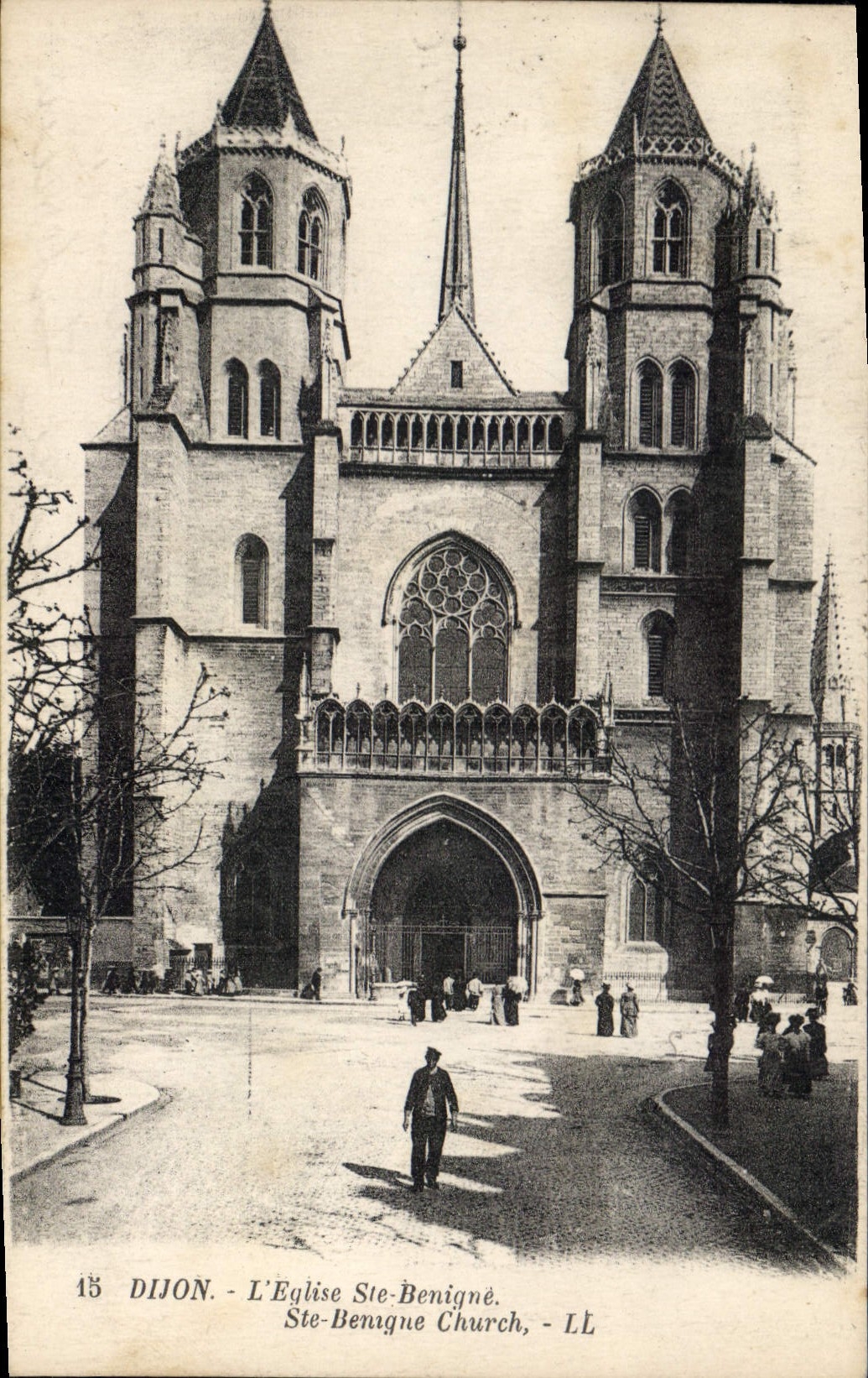 CPA Dijon l'eglise Ste Benigne 
