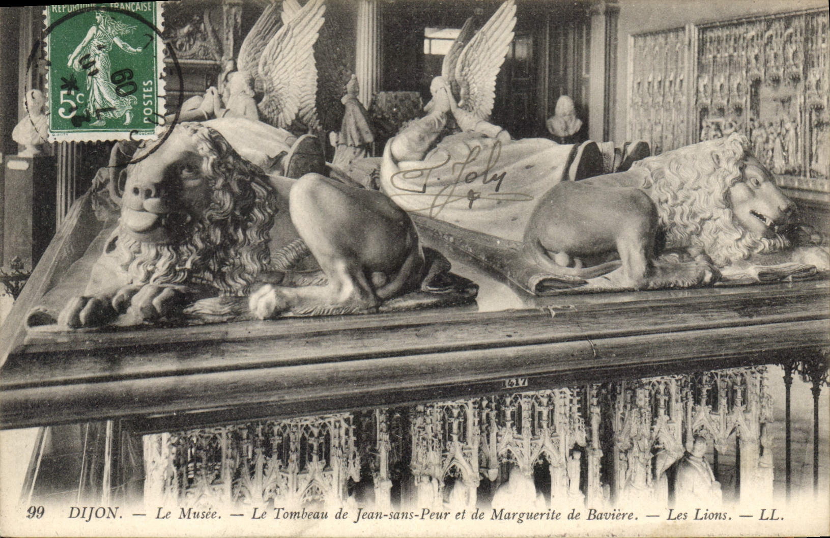 CPA Dijon le Musee le Tombeau de jean Sans peur et marguerite de Baviere les Lions 