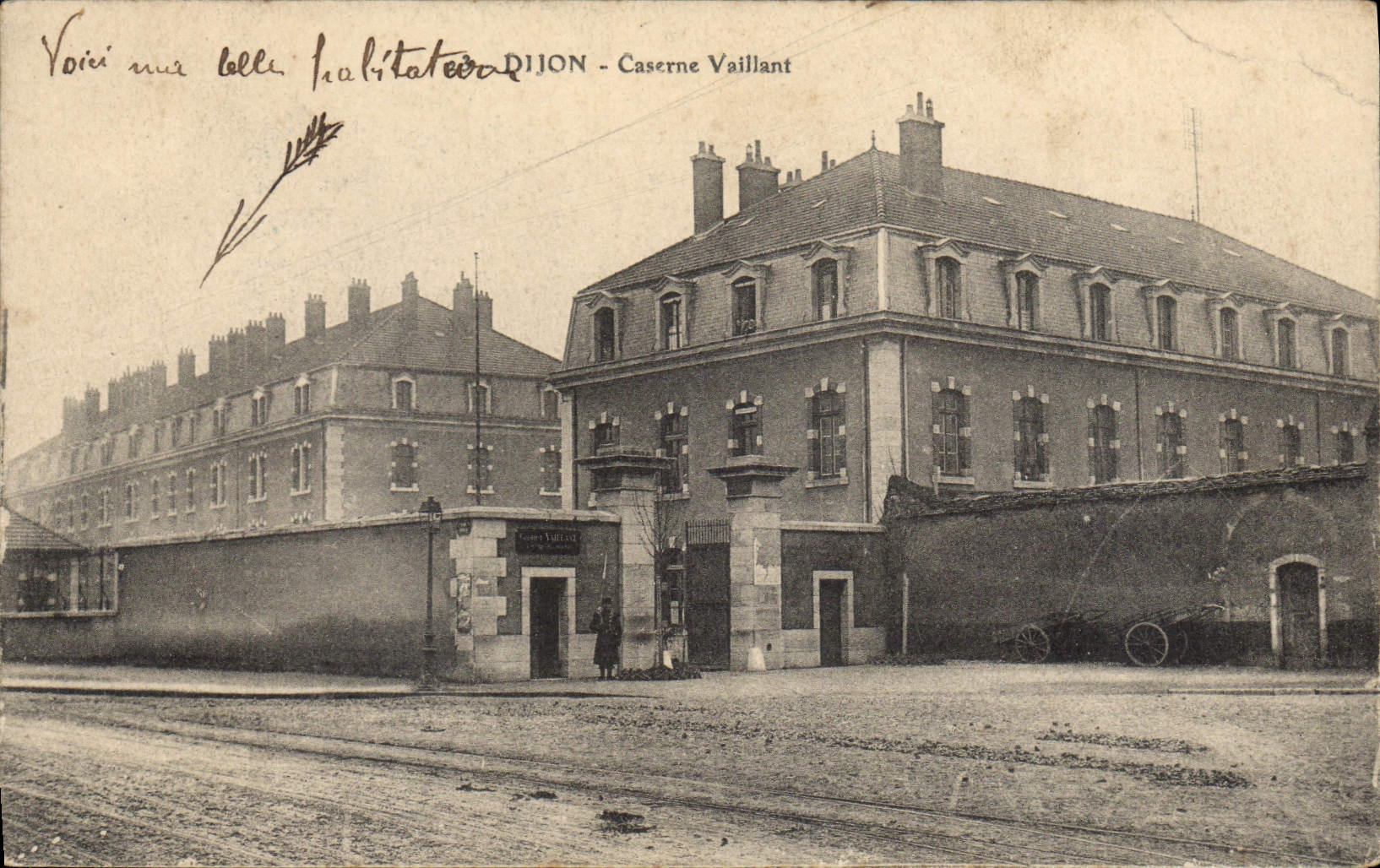 CPA Dijon Caserne Vaillant Miltiaria
