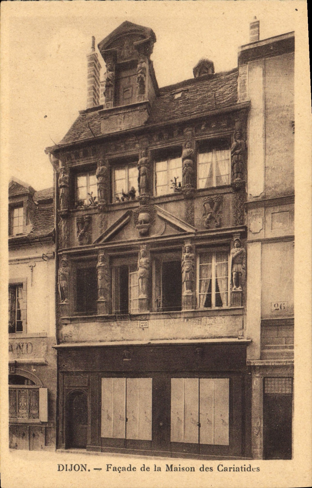 CPA Dijon Facade de la Maison des Cariatides 