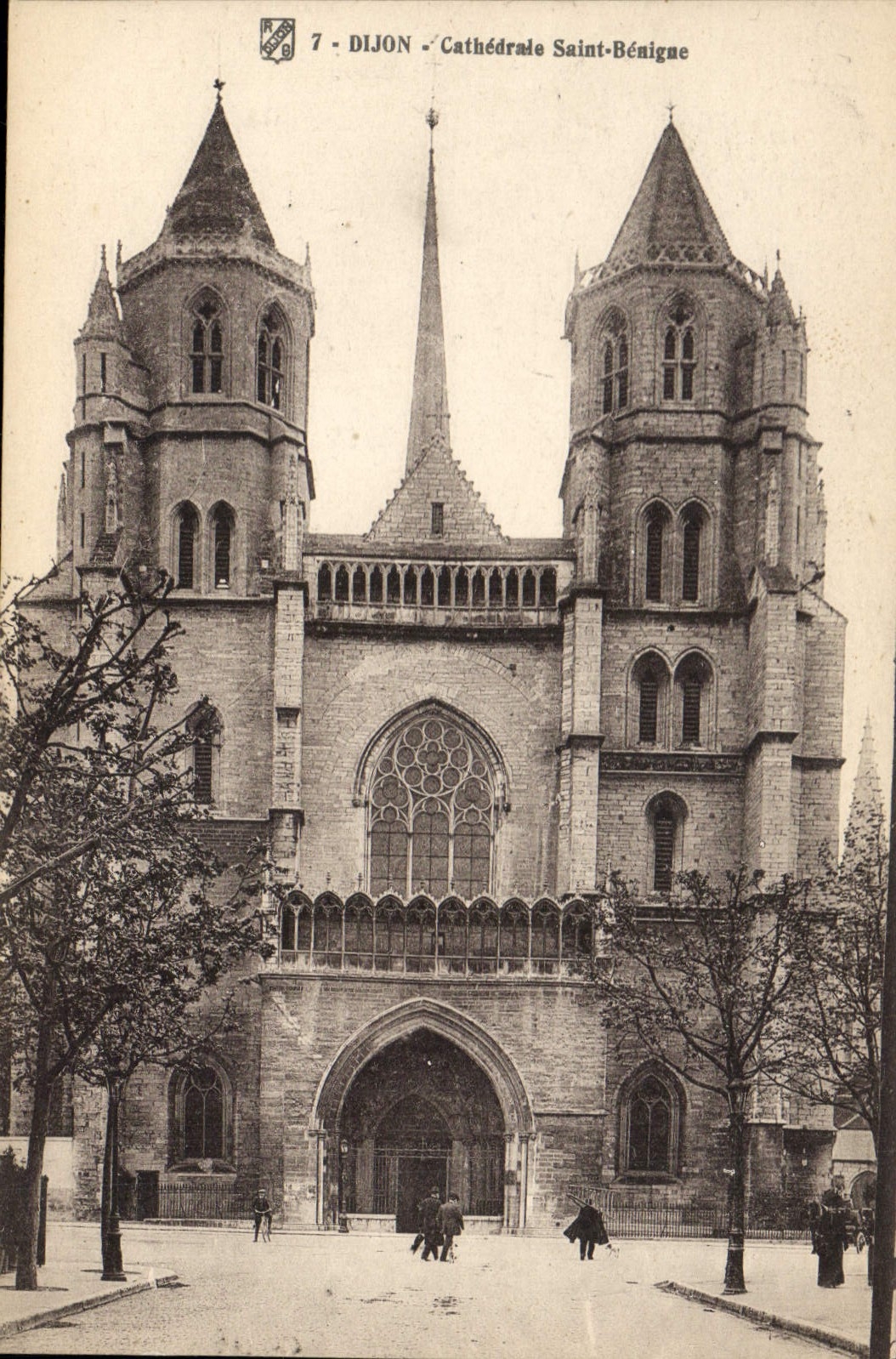 CPA Dijon Cathedrale Saint Benigne 