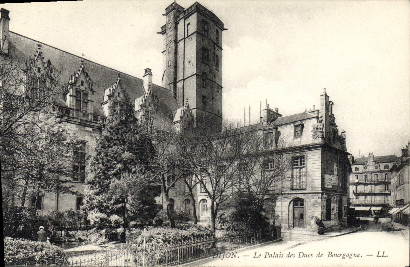 CPA Dijon Le palais des Ducs de Bourgogne