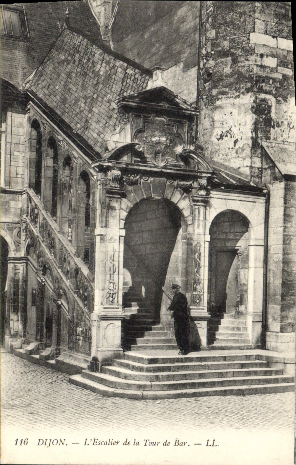 CPA Dijon L'Escalier de la Tour de Bar 