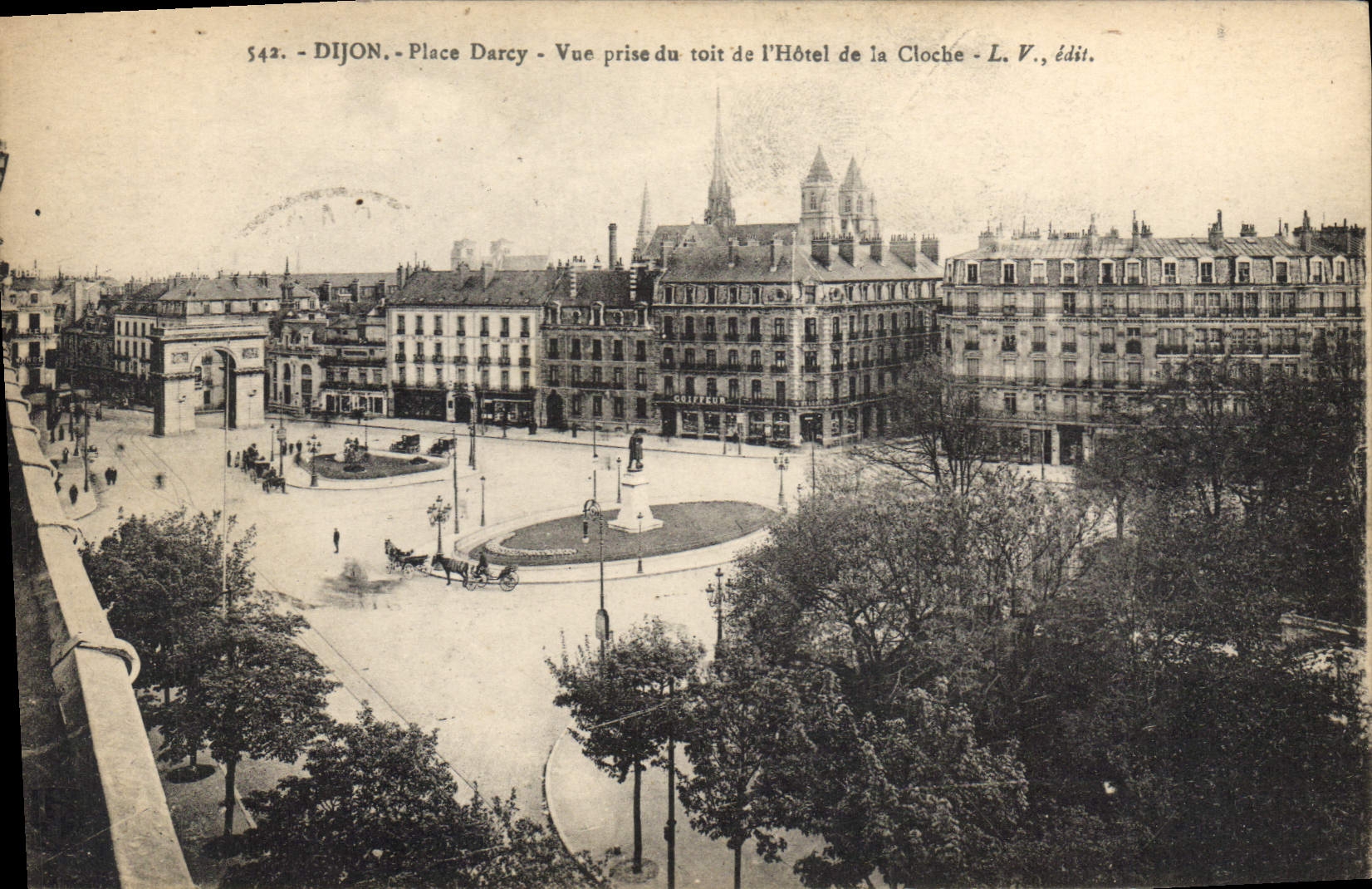 CPA Dijon Place Darcy Vue prise du toit de l'Hotel de la Cloche 