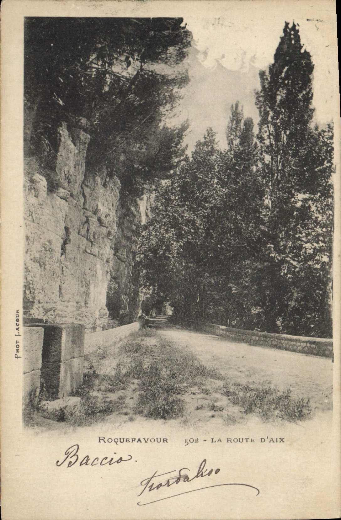 CPA Roquefavour La Route d'Aix 