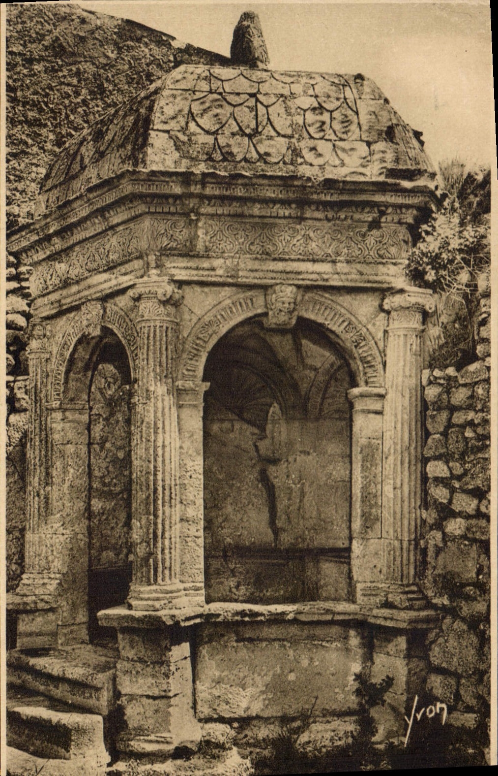 CPA Les Baux B du R Pavillon de la Reine Jeanne Rendez vous d'amour des Princes des Baux 