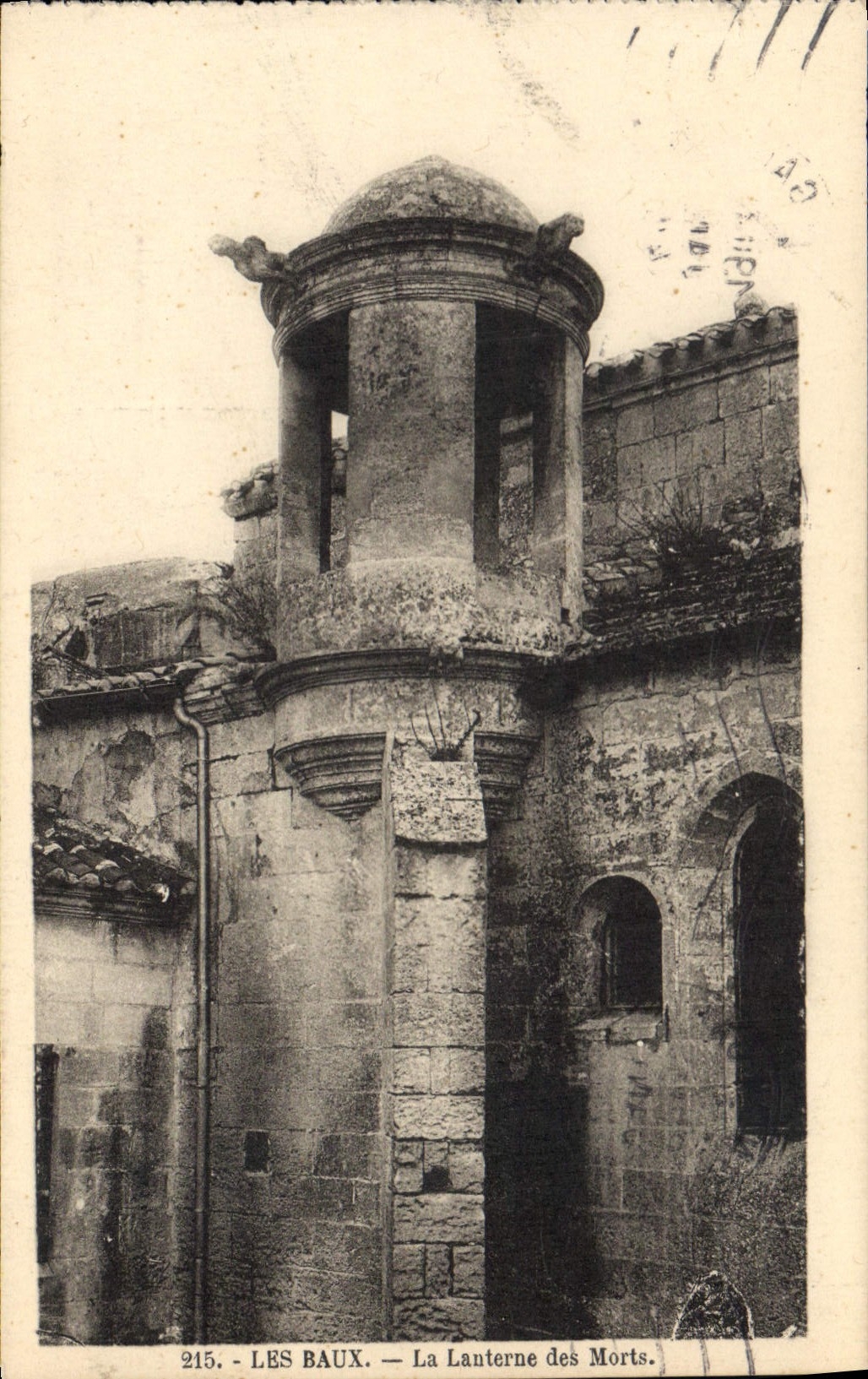 CPA Les Baux La Lanterne des Morts 
