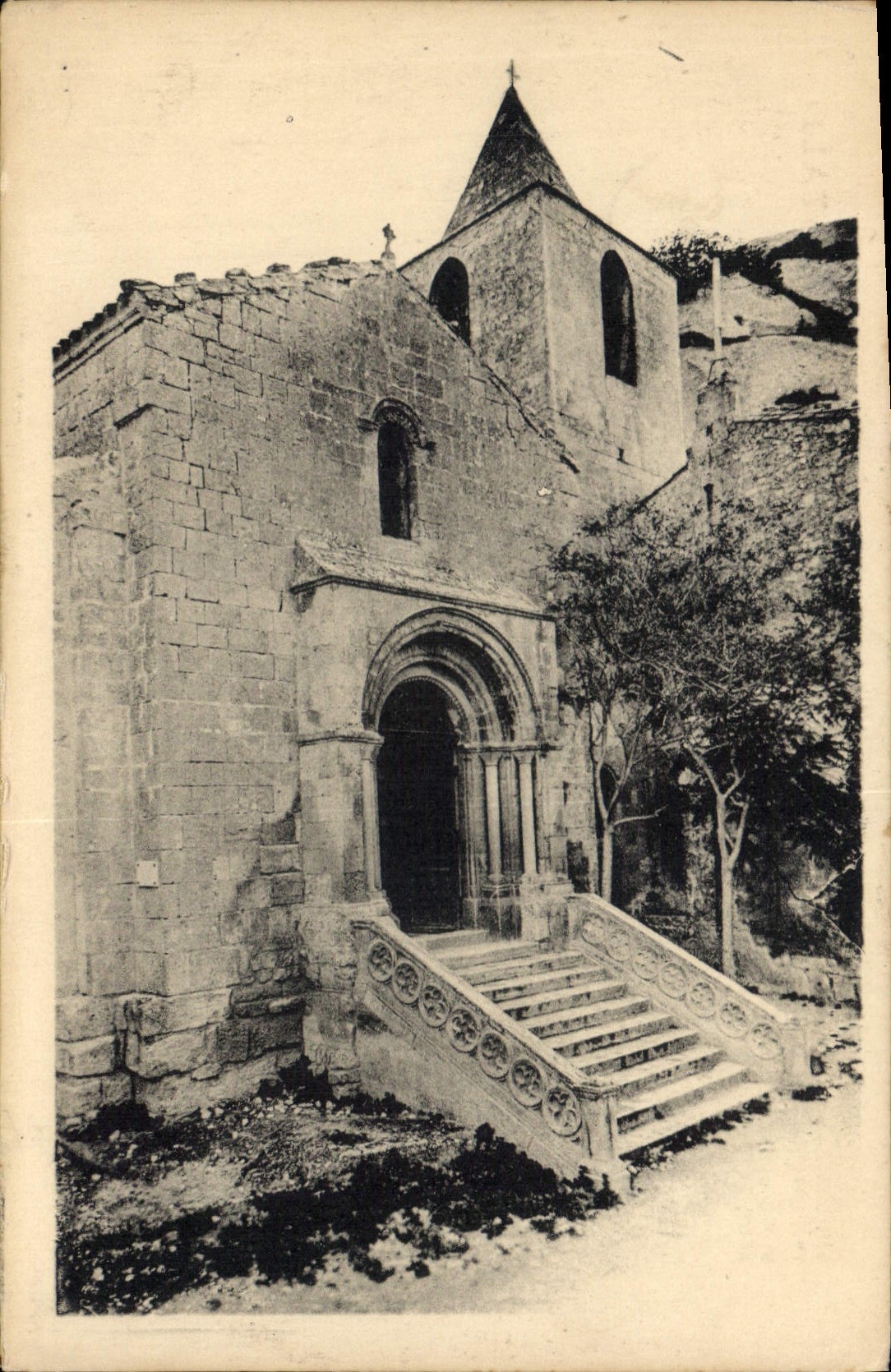 CPA Les Baux Eglise St Vincent 