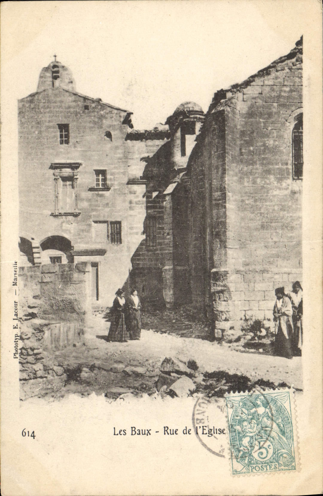 CPA Les Baux Rue de l'Eglise