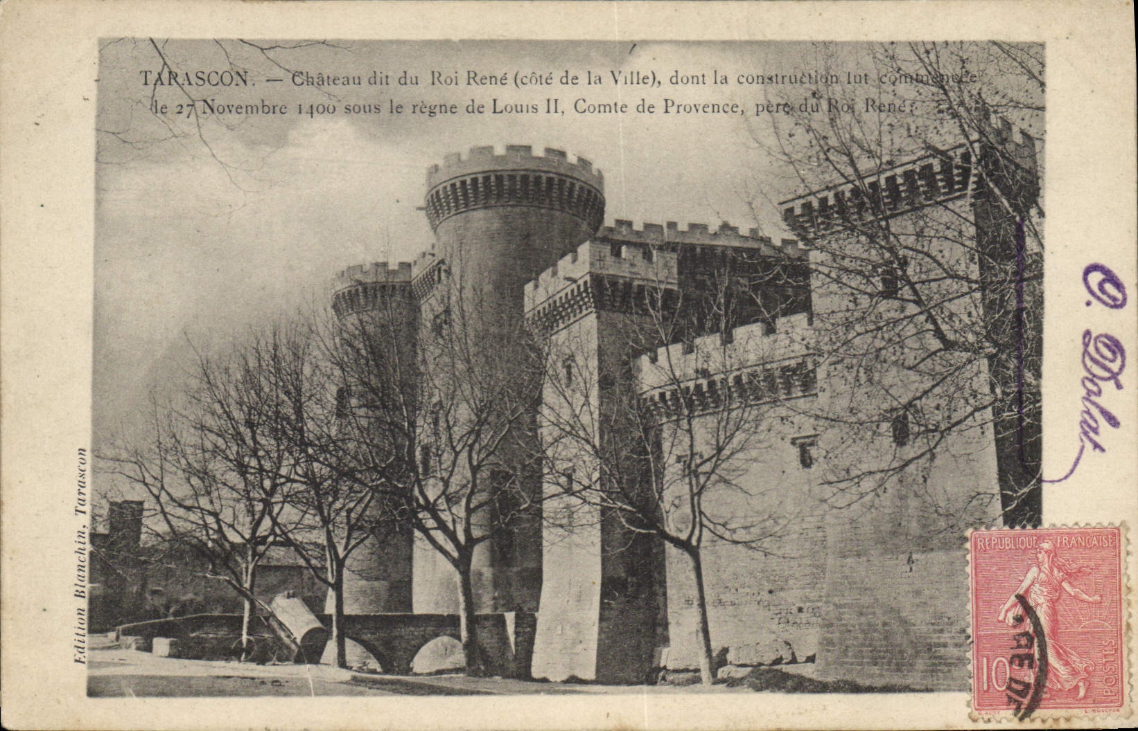 CPA Tarascon Chateau dit du Roi Rene cote de la ville 