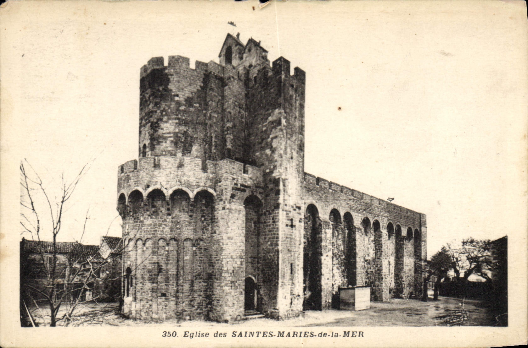 CPA Eglise des Stes Maries de la Mer 