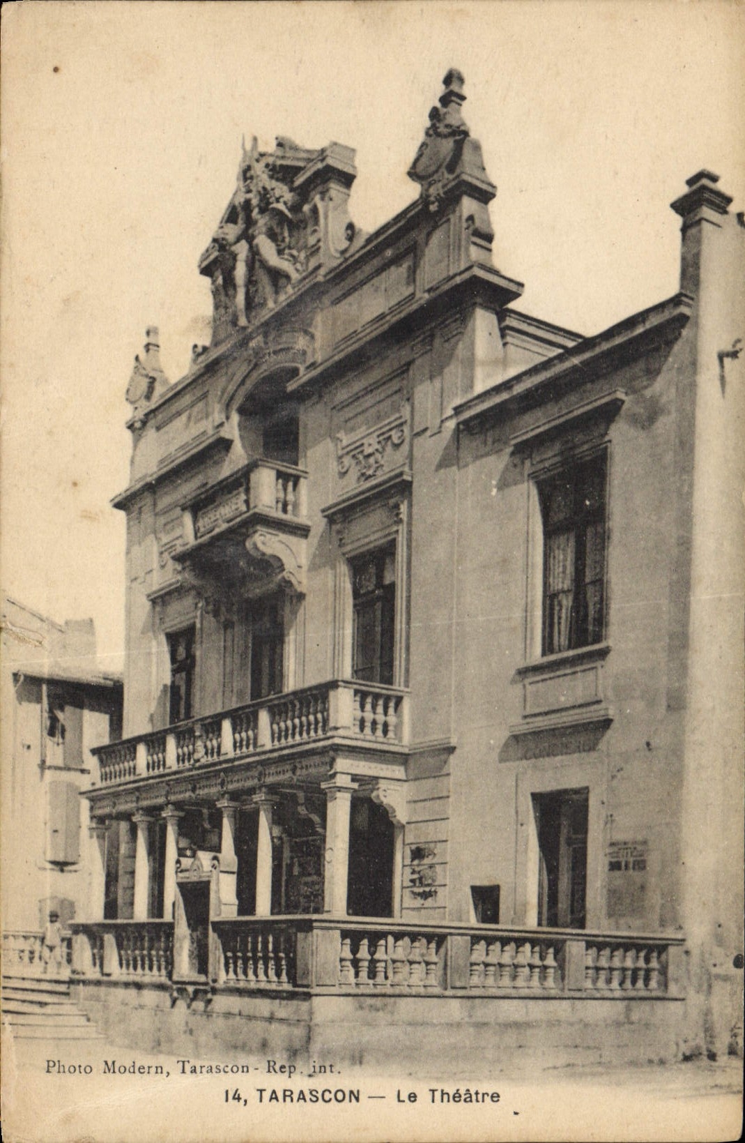 CPA Tarascon Le Theatre 