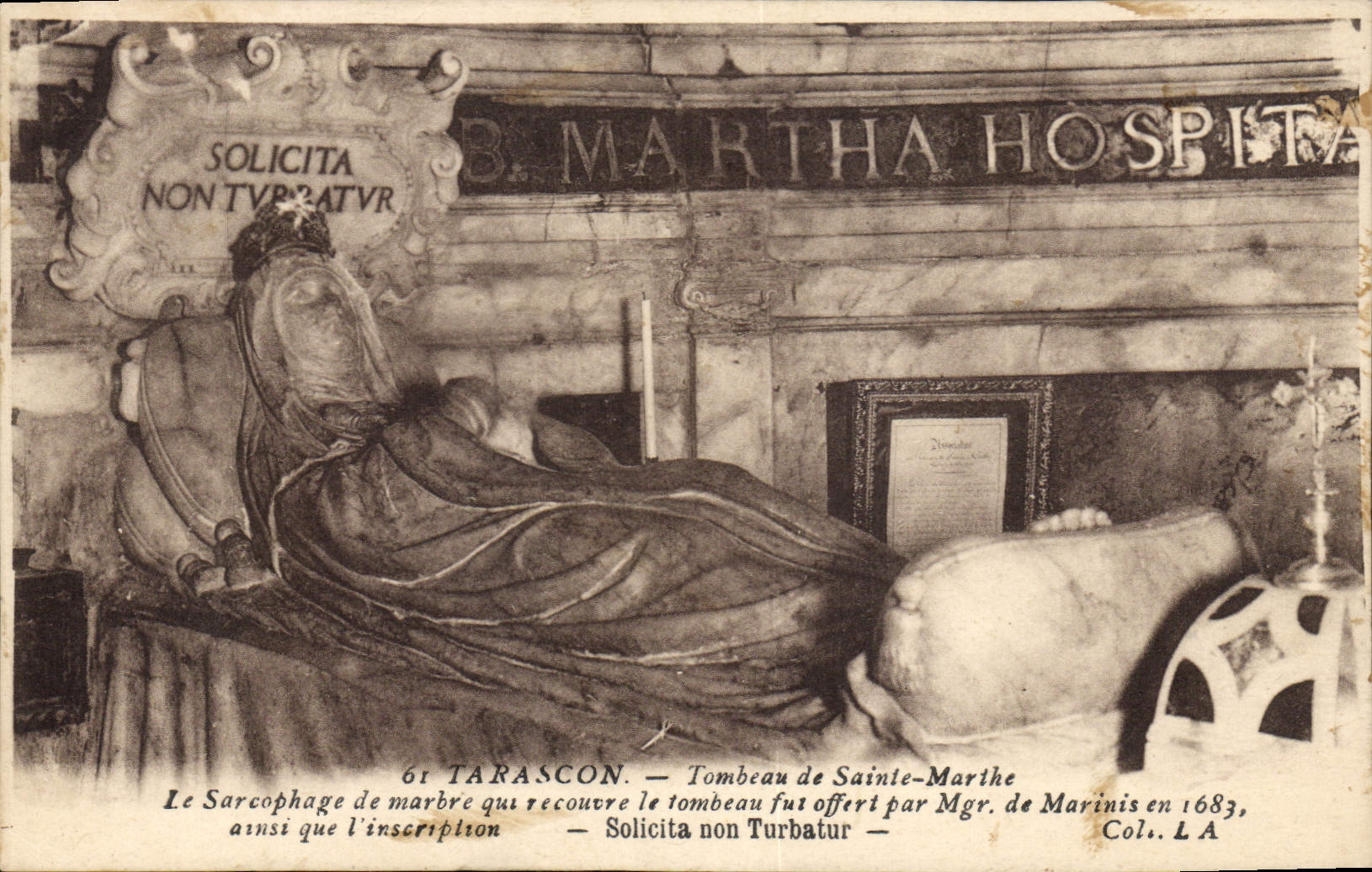 CPA Tarascon Tombeau de Ste Marthe 