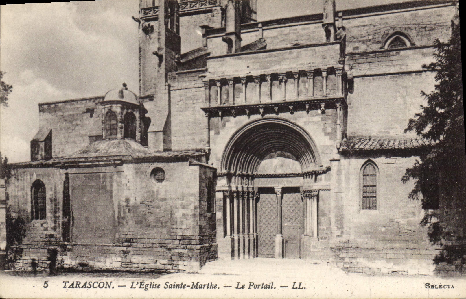 CPA Tarascon L'Eglise Ste Marthe Le Portail 